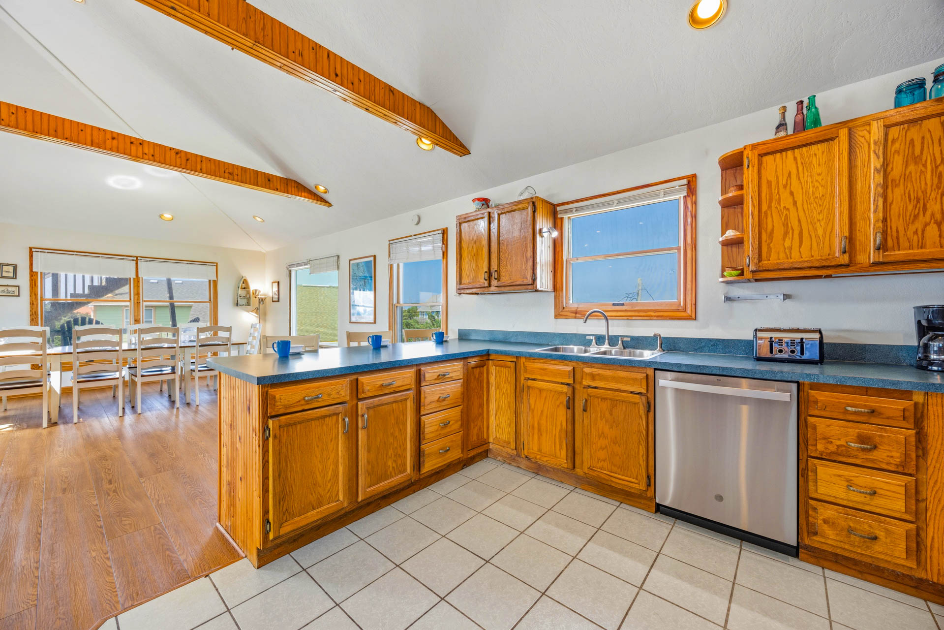 Surf Or Sound Realty 824 Sun Kist Kitchen 4