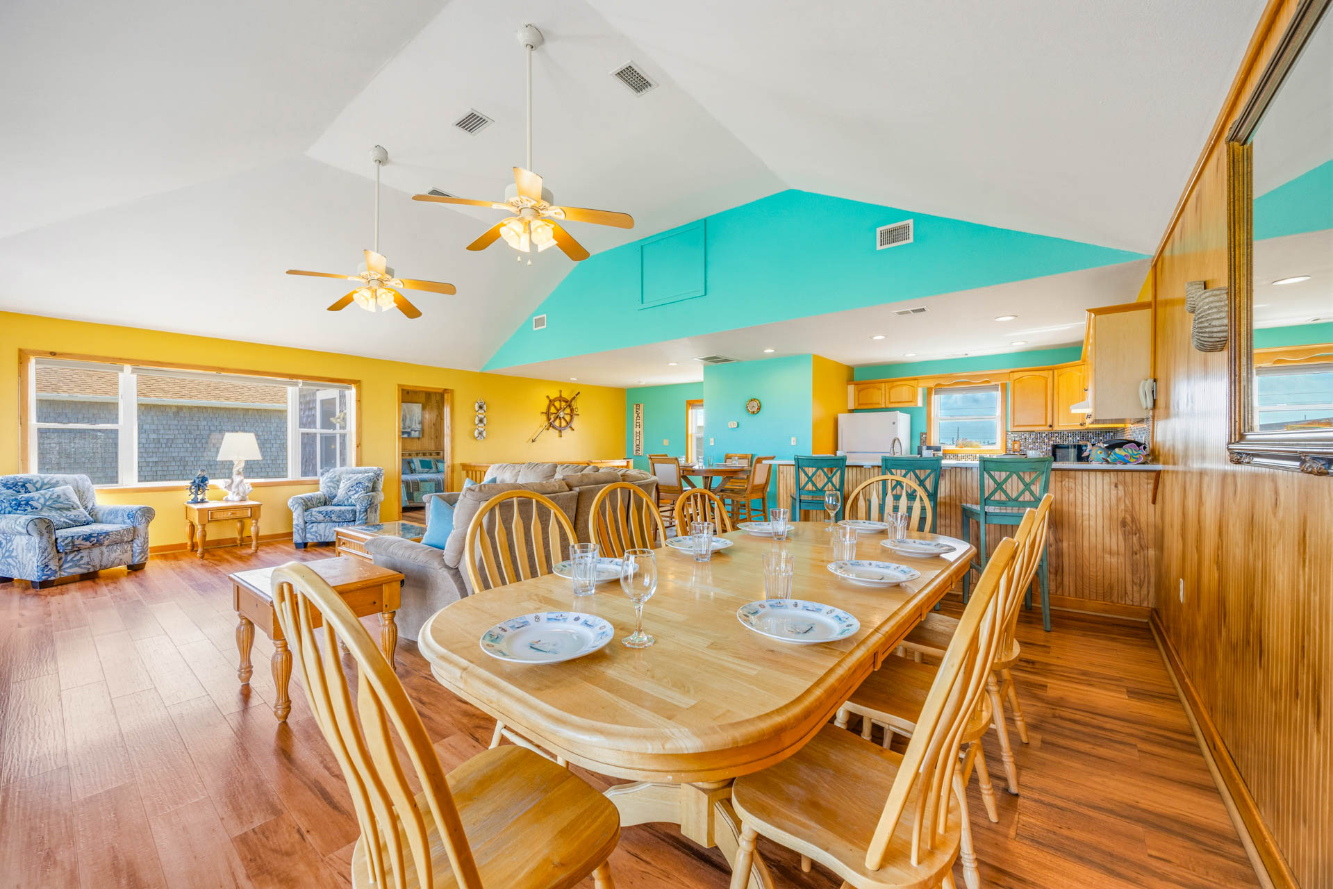 Surf Or Sound Realty 706 Beach Play Dining Area 2