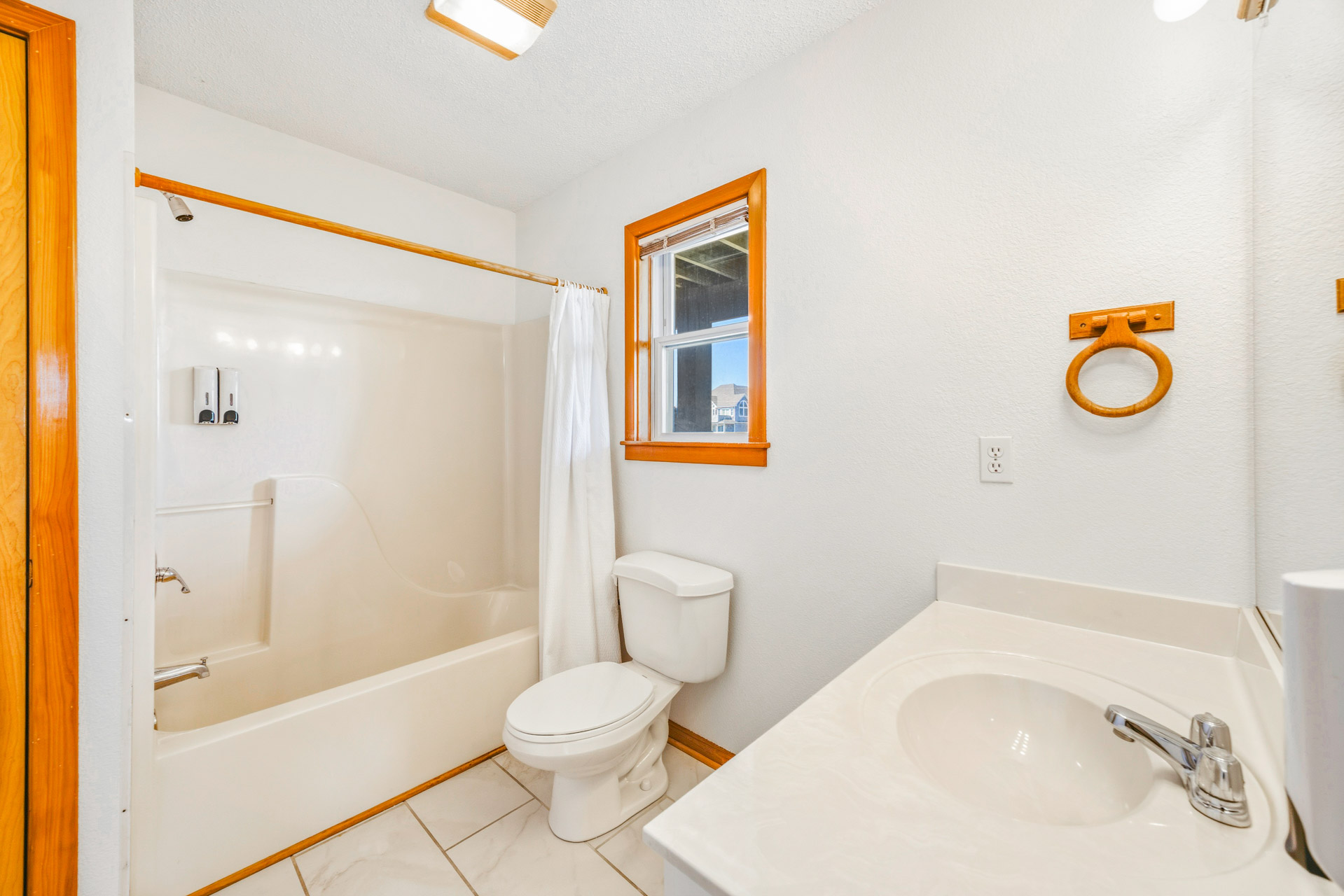 Surf Or Sound Realty 1041 Big Wednesday Bedroom 2 3