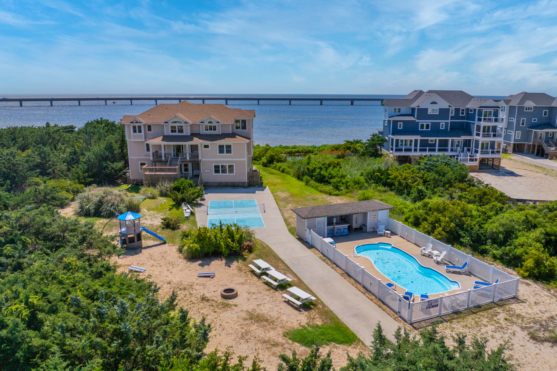 Surf Or Sound Realty 566 La Familia Exterior 2