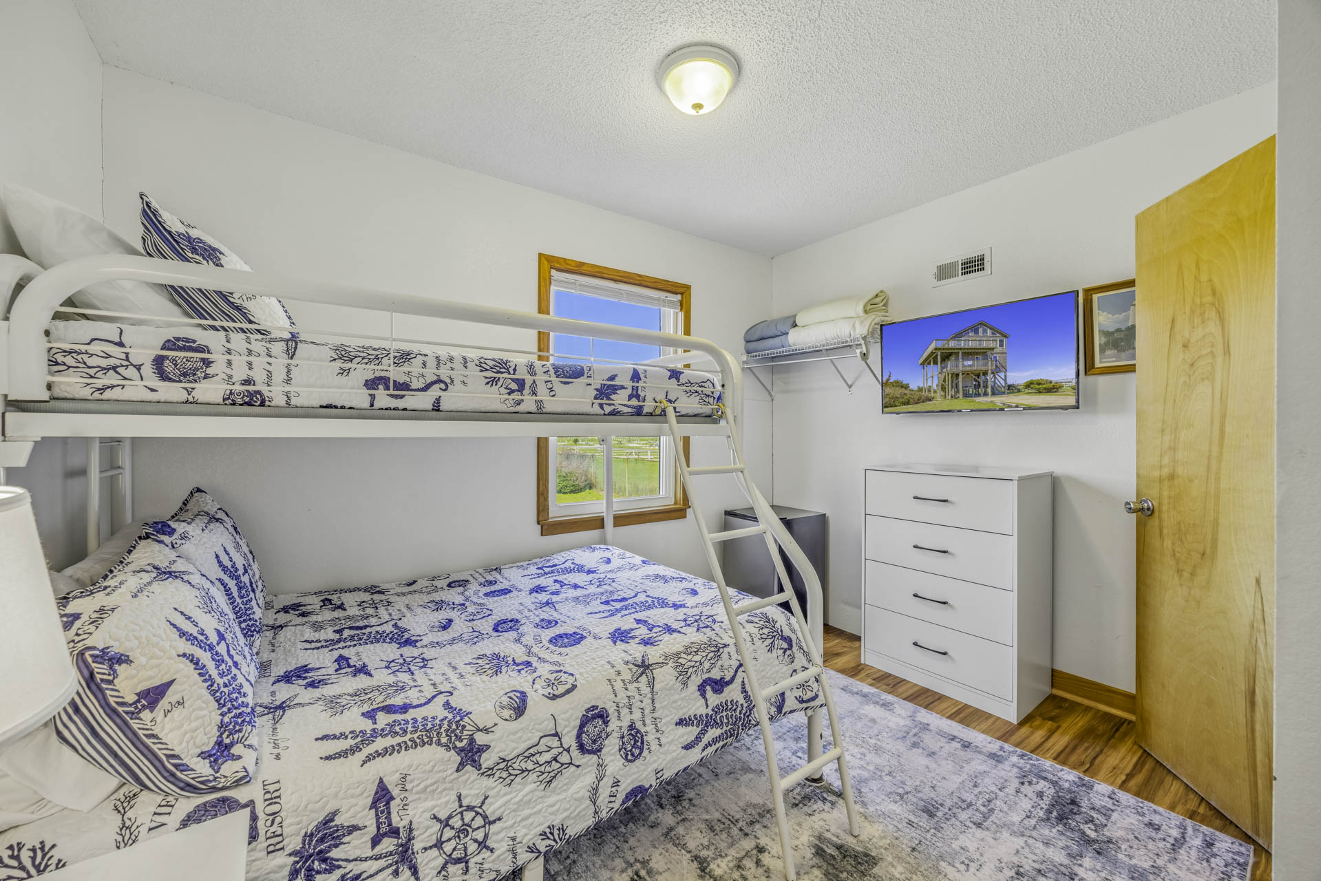 Surf Or Sound Realty 1100 Makin Waves Bedroom 4