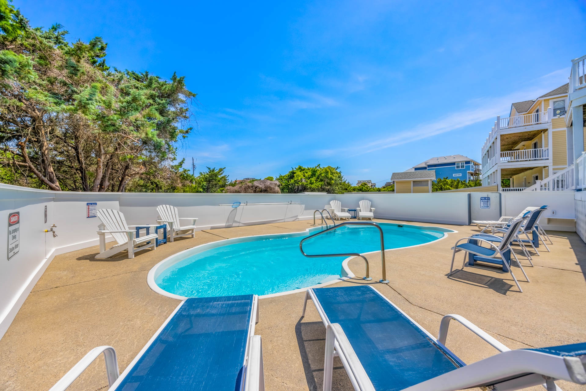 Surf Or Sound Realty 591 Miss Cape May Pool Area 2