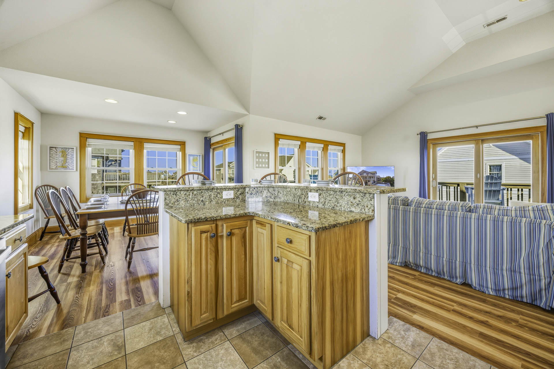 Surf Or Sound Realty 902 Triple Fins Kitchen 3