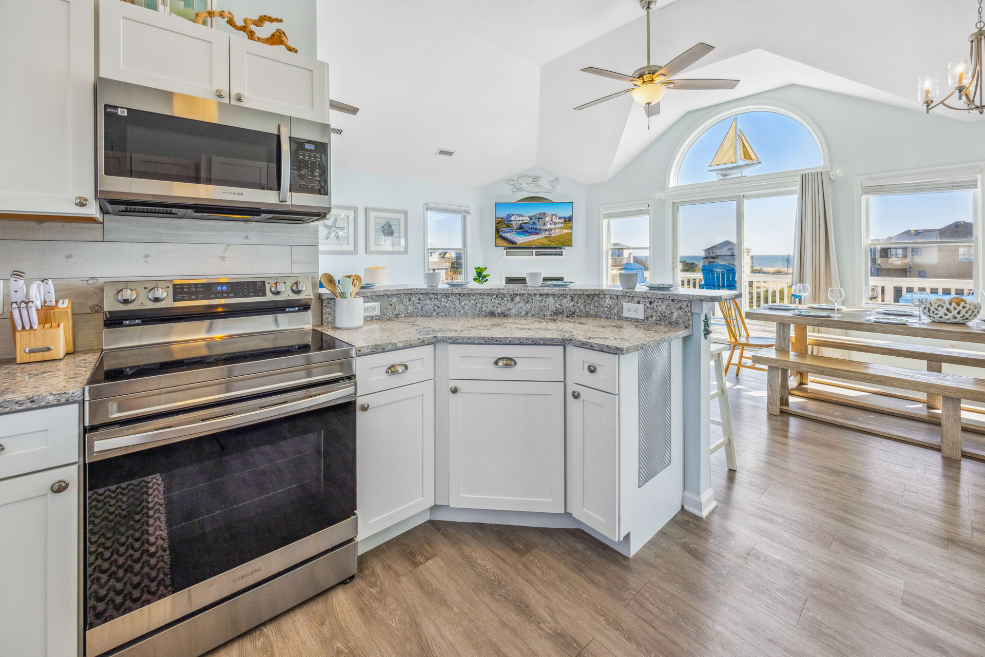 Surf Or Sound Realty 262 Endless Summer Kitchen 4