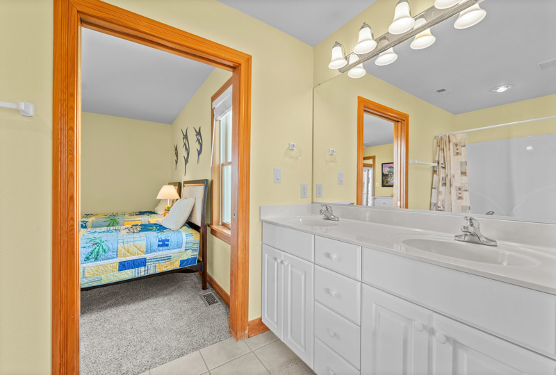 Emerald Point 1154 Surf or Sound