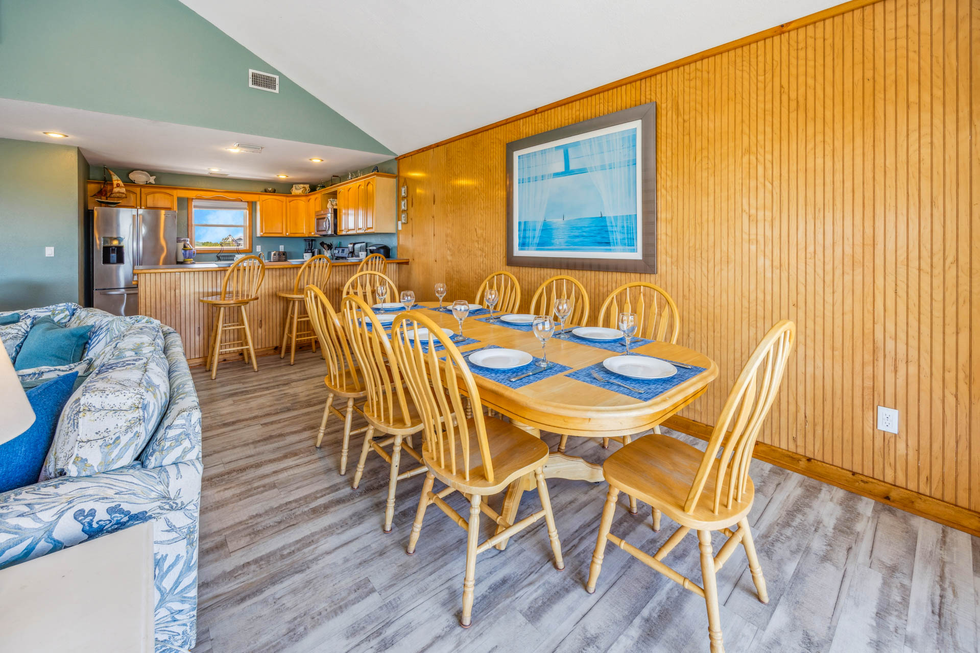 Surf Or Sound Realty 704 A Reel Addiction Dining Area 6