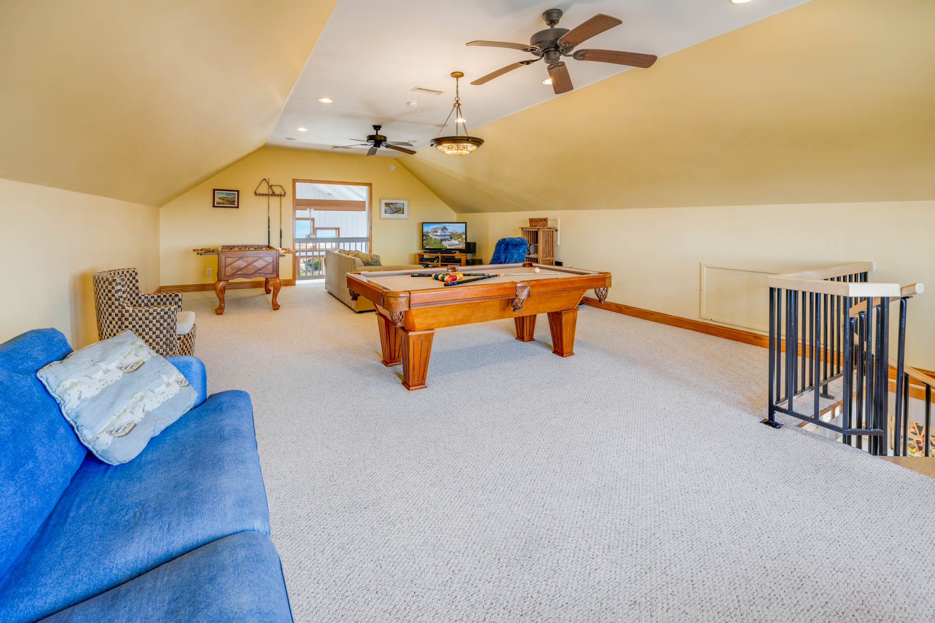 Surf Or Sound Realty 377 Hatteras Moon Game Room 1