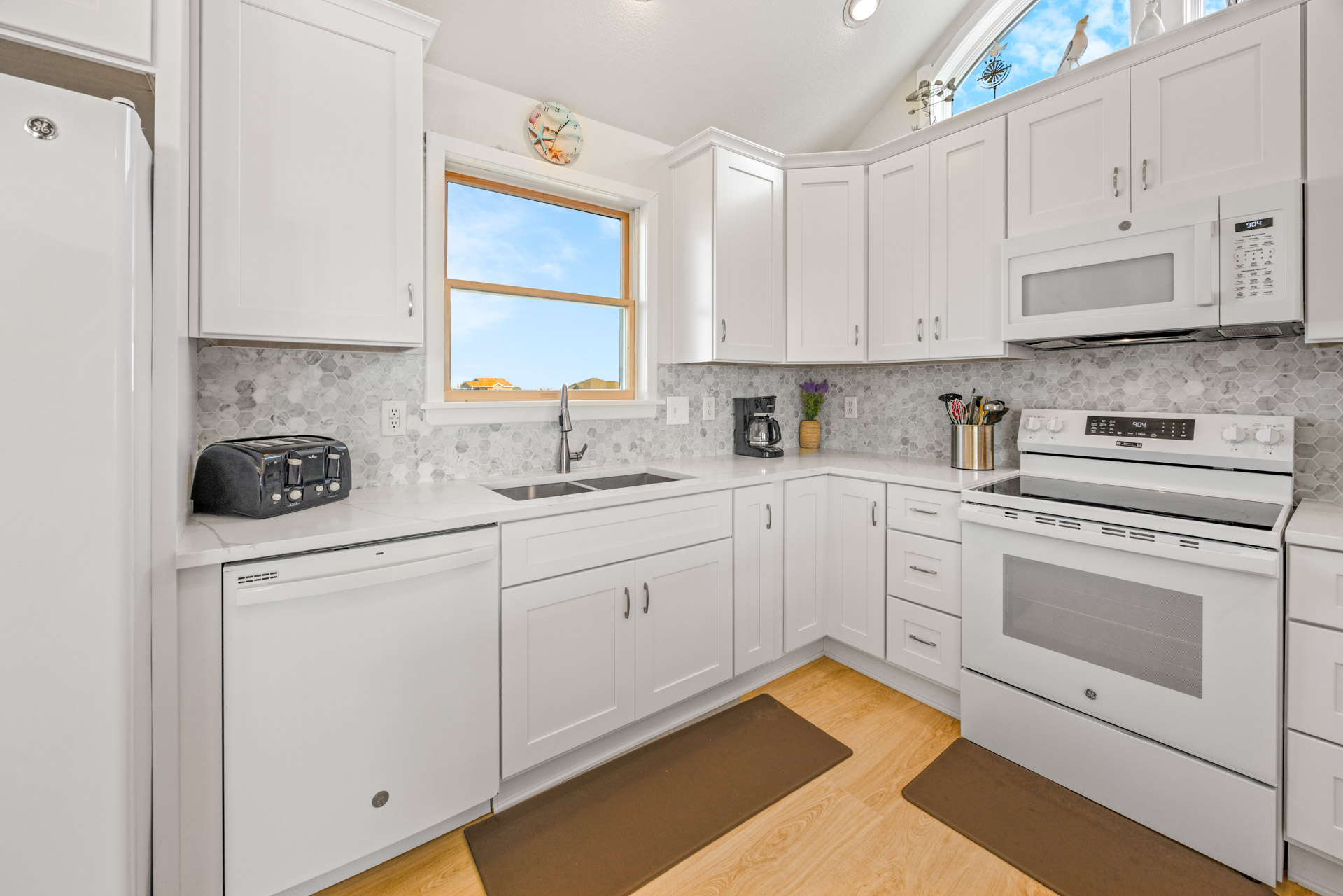 Surf Or Sound Realty 323 A Beach Dream Kitchen 3