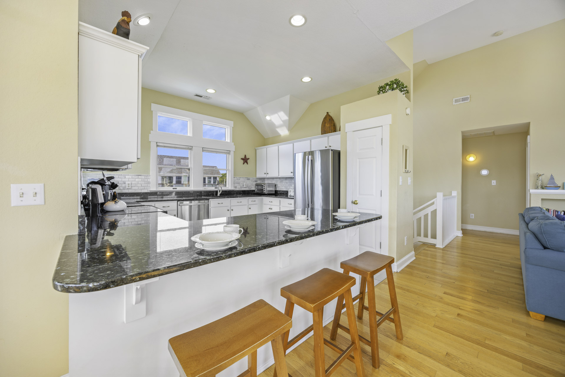 Surf Or Sound Realty 264 Splish Splash Kitchen 6