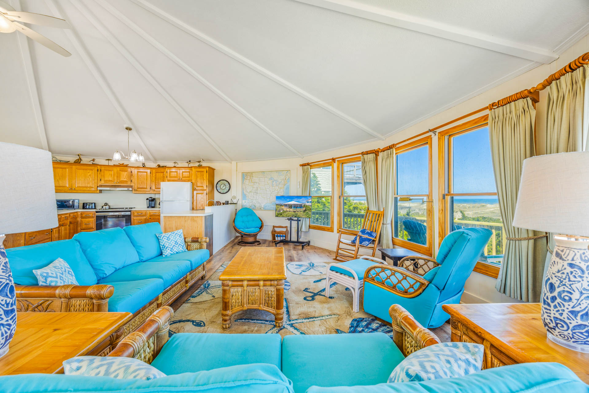 Surf Or Sound Realty 914 Cottage On The Dune Great Room 5