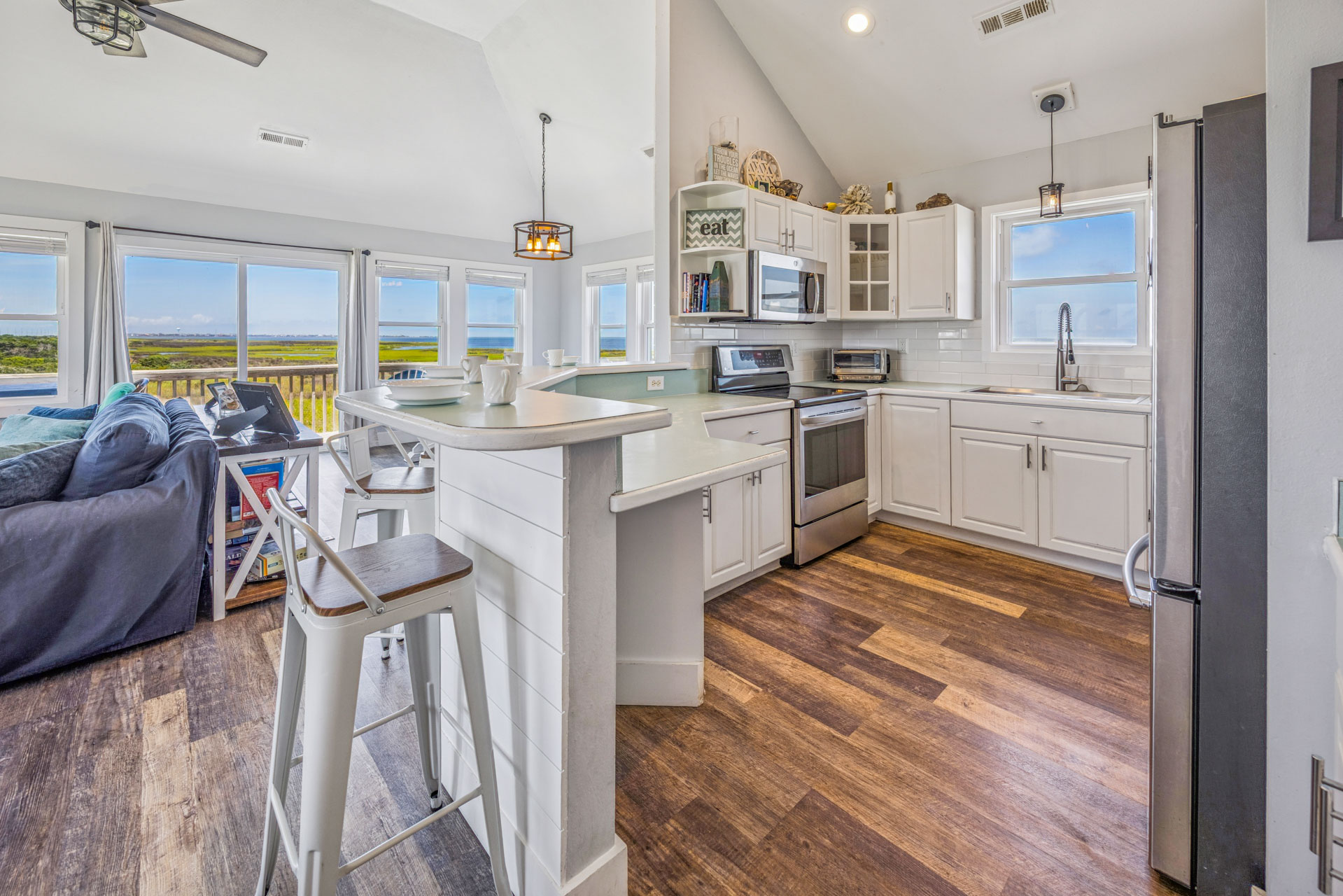 Surf Or Sound Realty 506 Sounds Frisky Kitchen 2