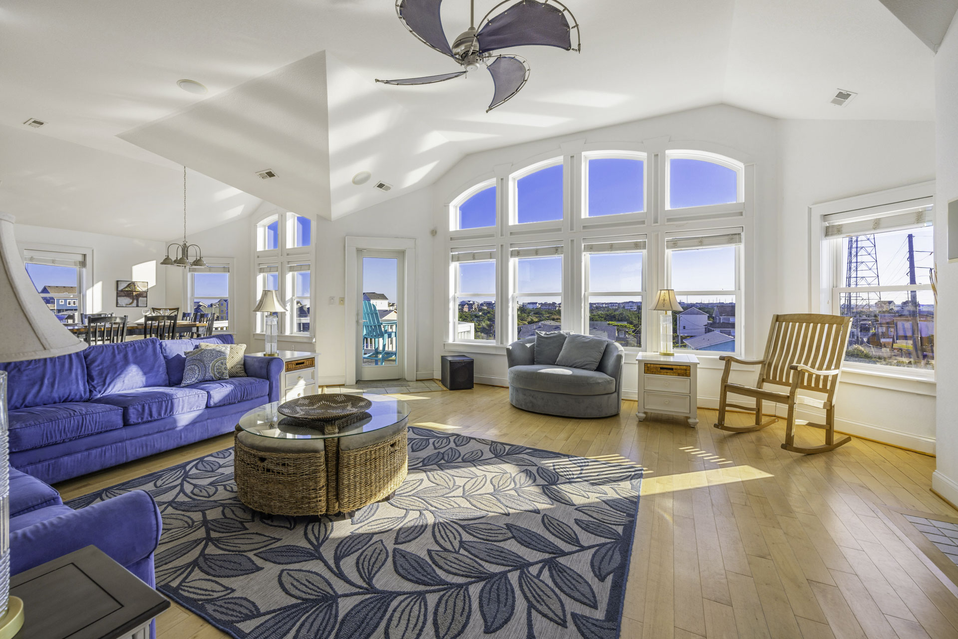 Surf Or Sound Realty 534 Peaceful Retreat Great Room 1