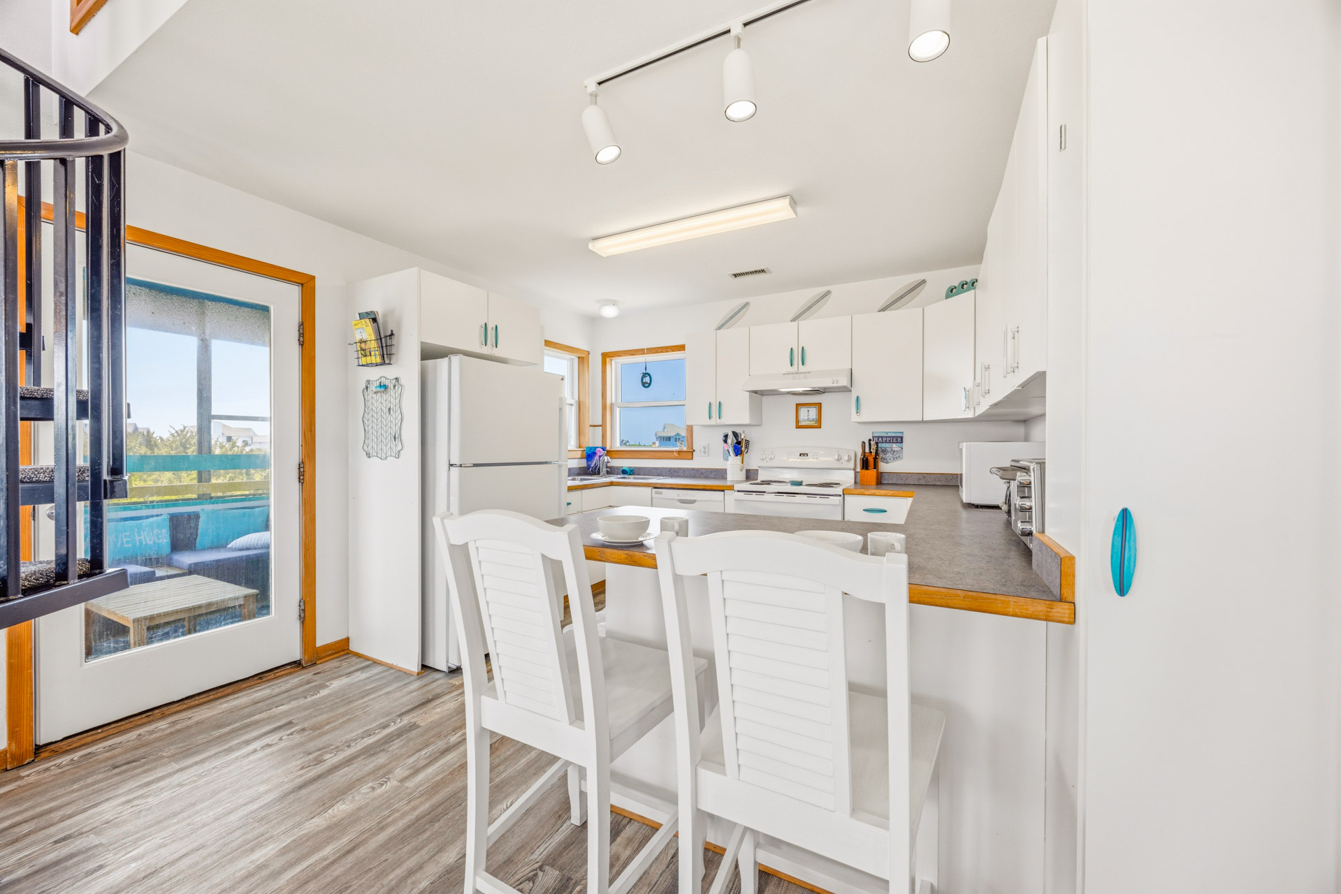 Surf Or Sound Realty 947 Creative Image Kitchen 1