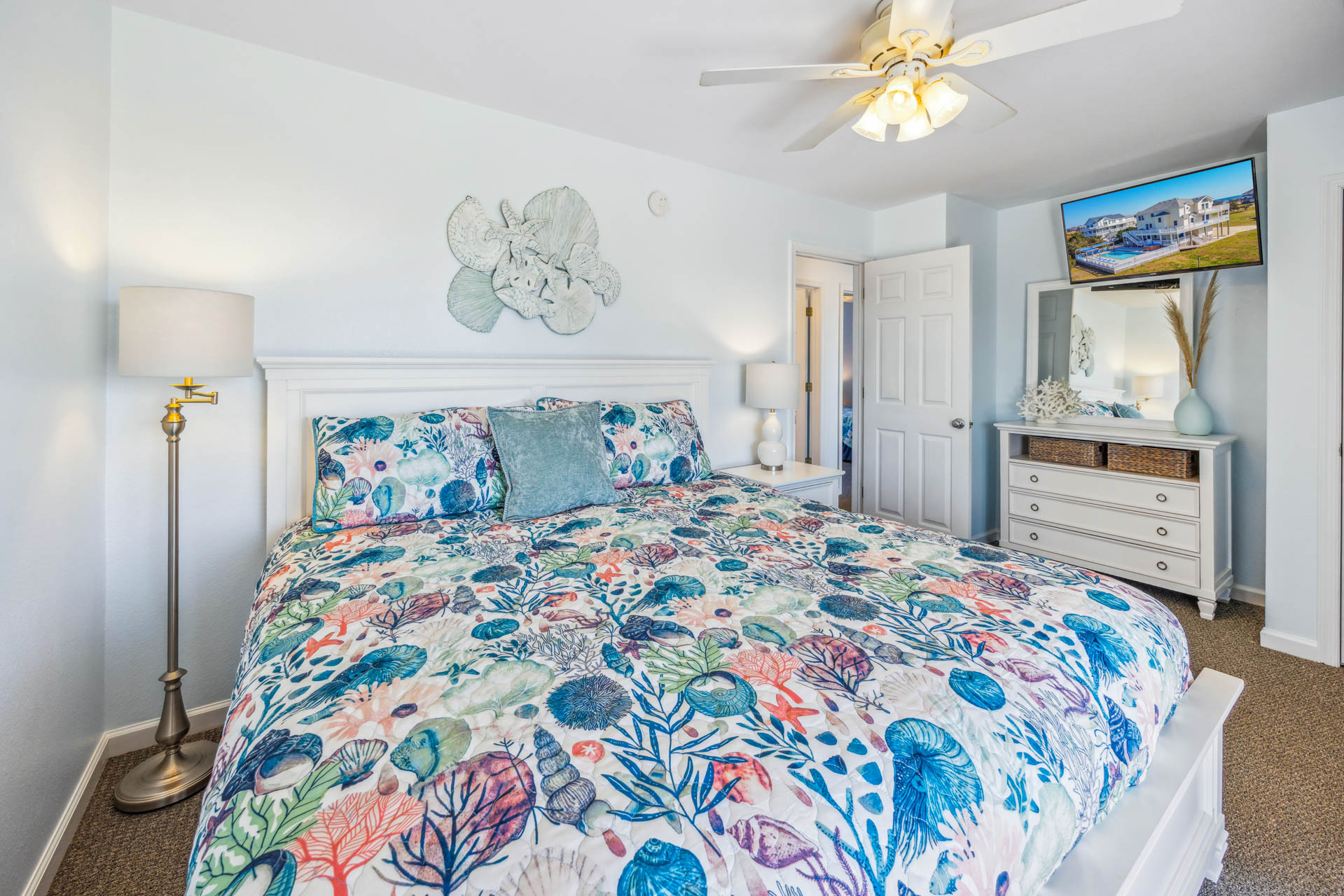Surf Or Sound Realty 262 Endless Summer Bedroom 3 2