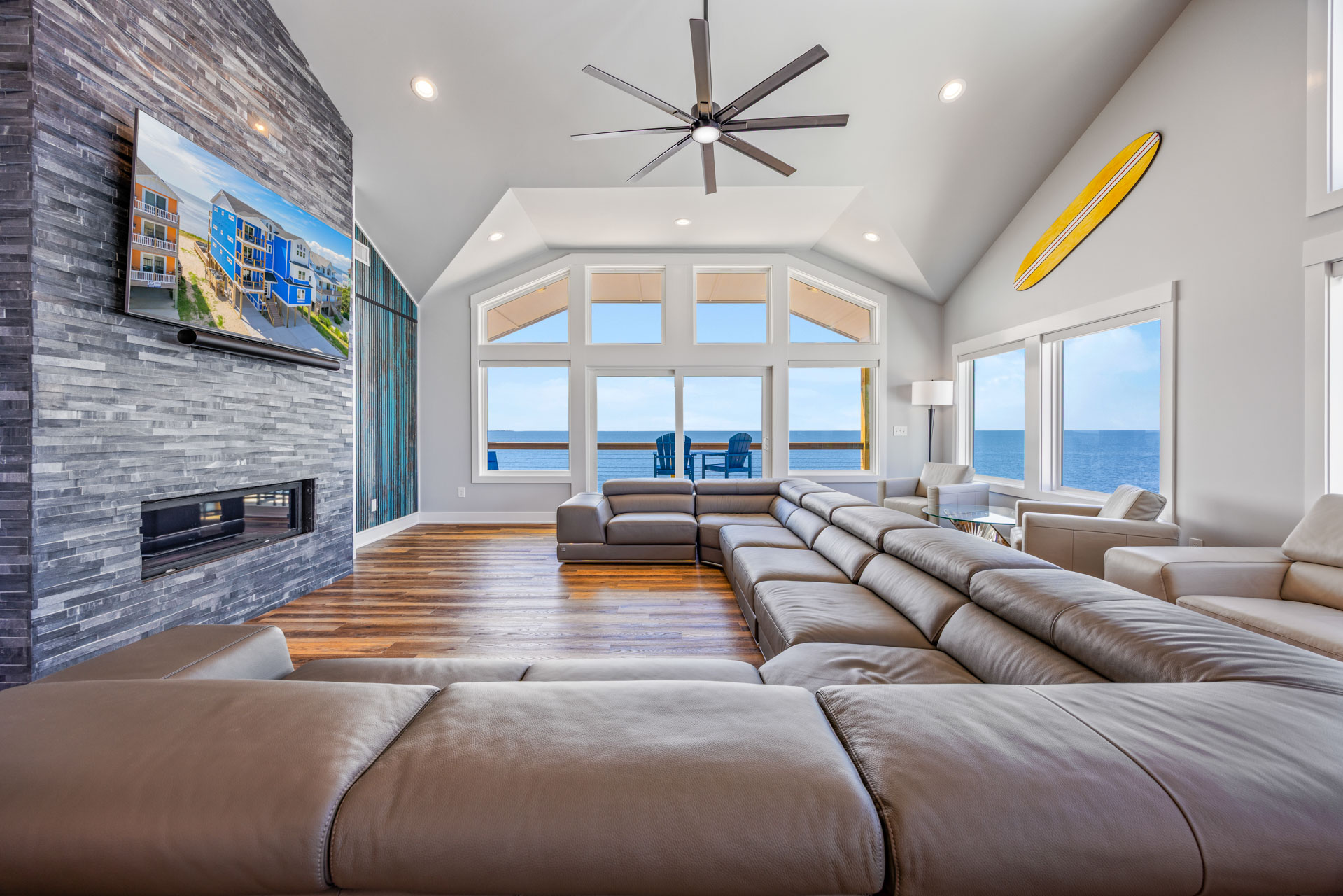 Surf Or Sound Realty 1204 Ocean's 12 Great Room 8