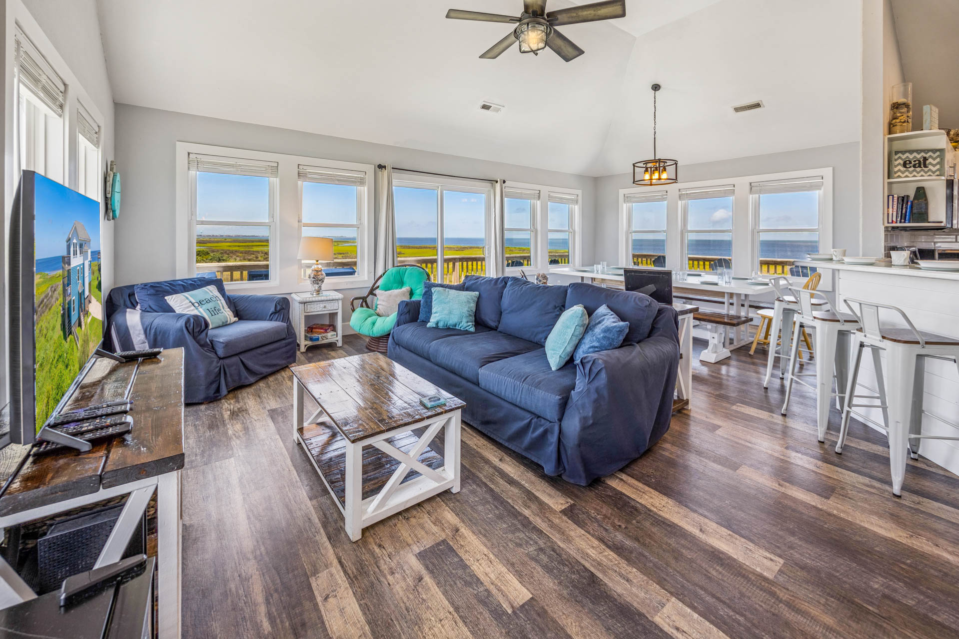 Surf Or Sound Realty 506 Sounds Frisky Great Room 2
