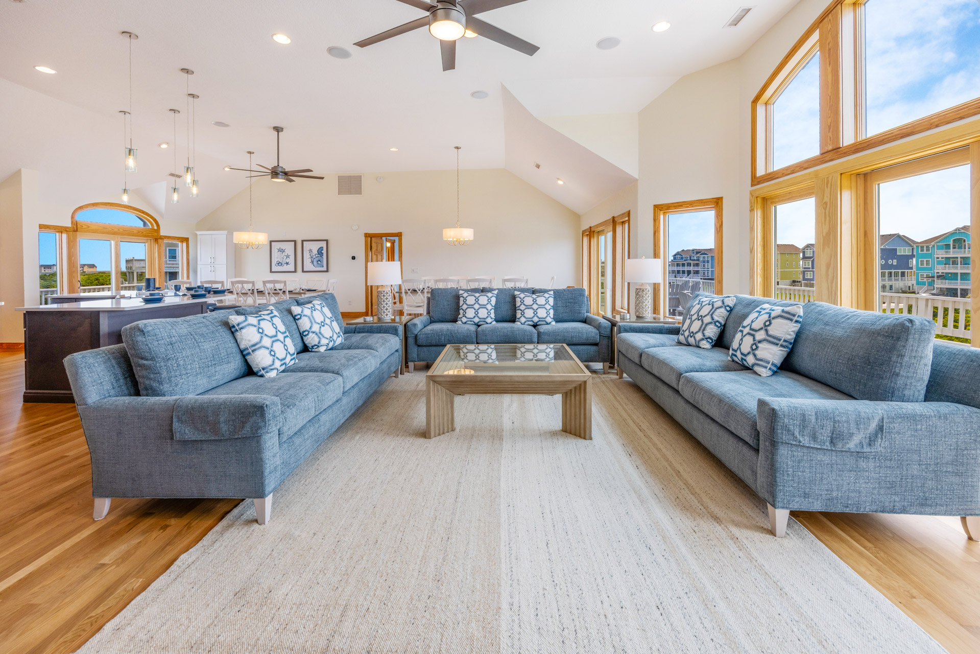 Surf Or Sound Realty 1067 Carolina Bliss Great Room 3