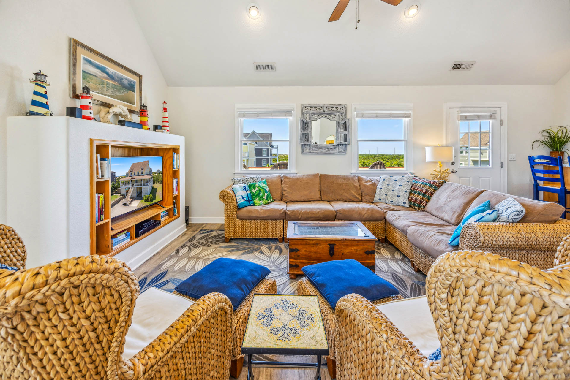 Surf Or Sound Realty 660 Beach Music Great Room 3