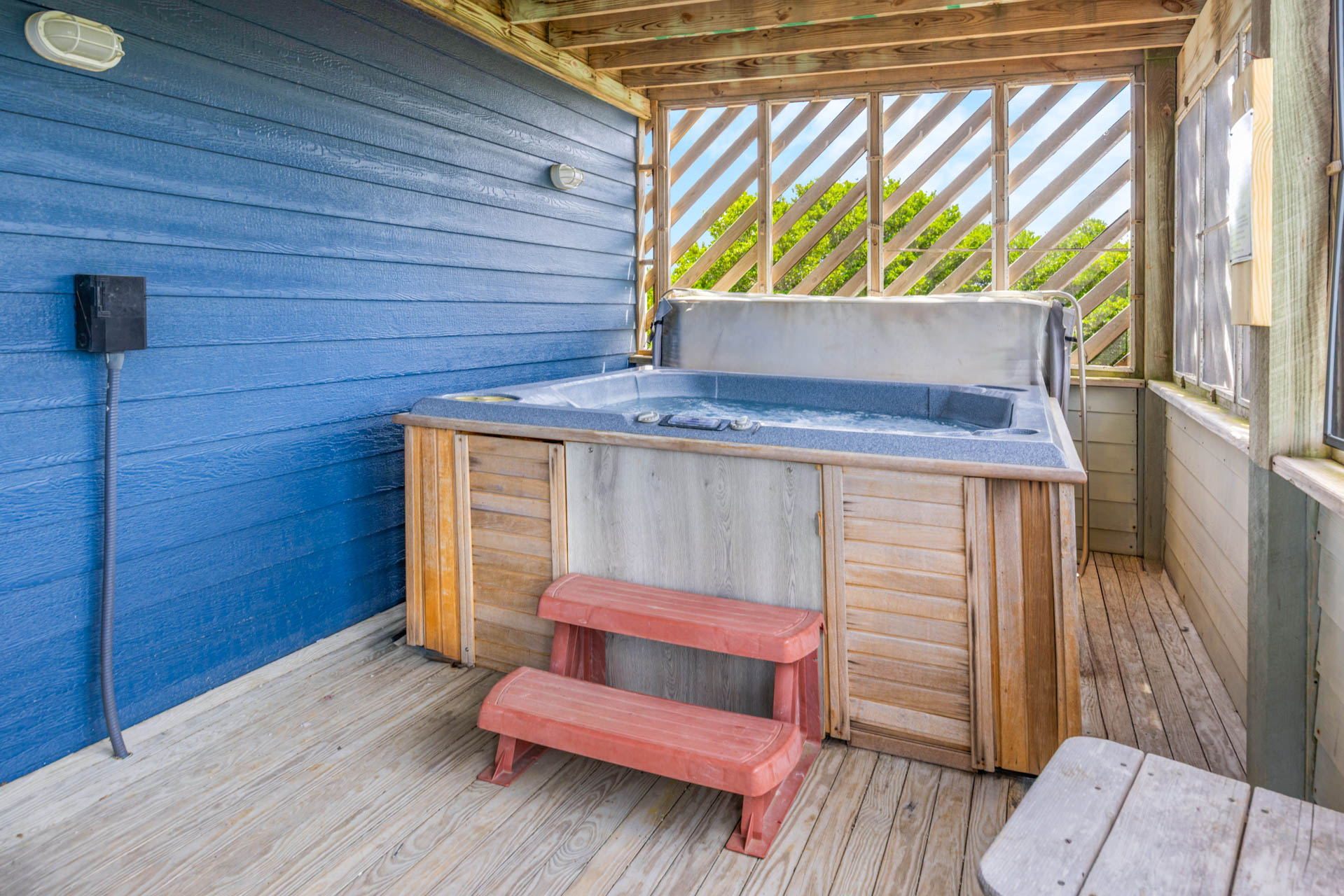 Surf Or Sound Realty 235 Sounds Good Hot Tub