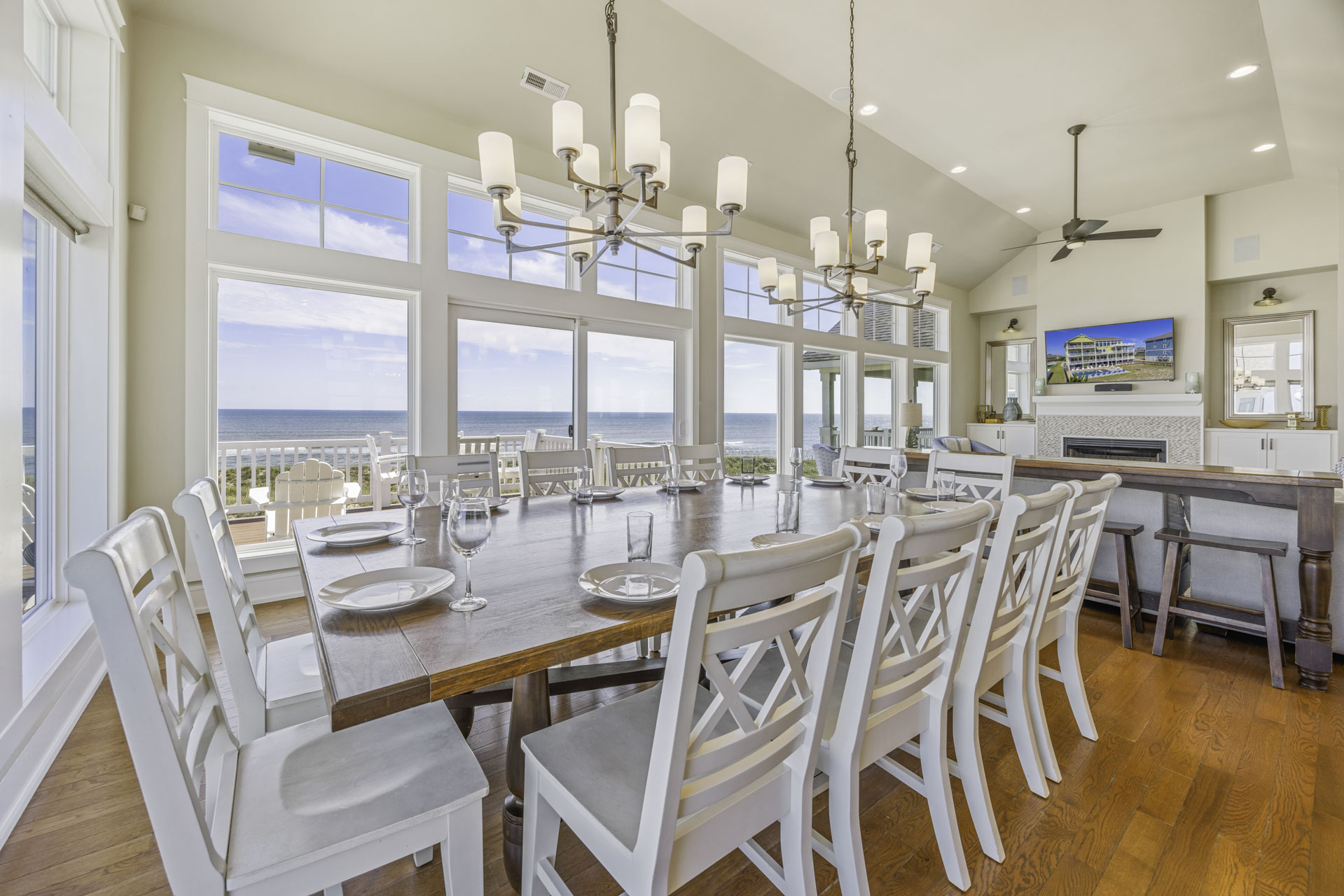 Surf Or Sound Realty 836 Hatteras Grander Dining Area 3