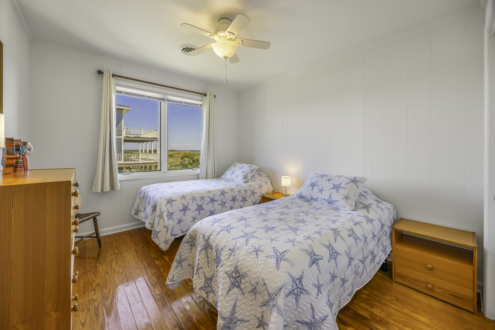 Surf Or Sound Realty 1097 Harmona Bedroom 3