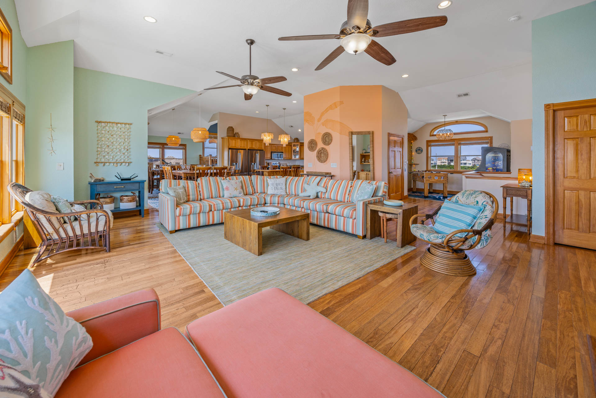 Surf Or Sound Realty 566 La Familia Great Room 2