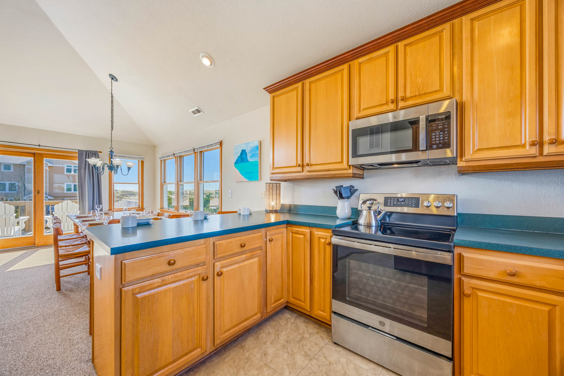 Surf Or Sound Realty 767 Beachcomber Kitchen 4