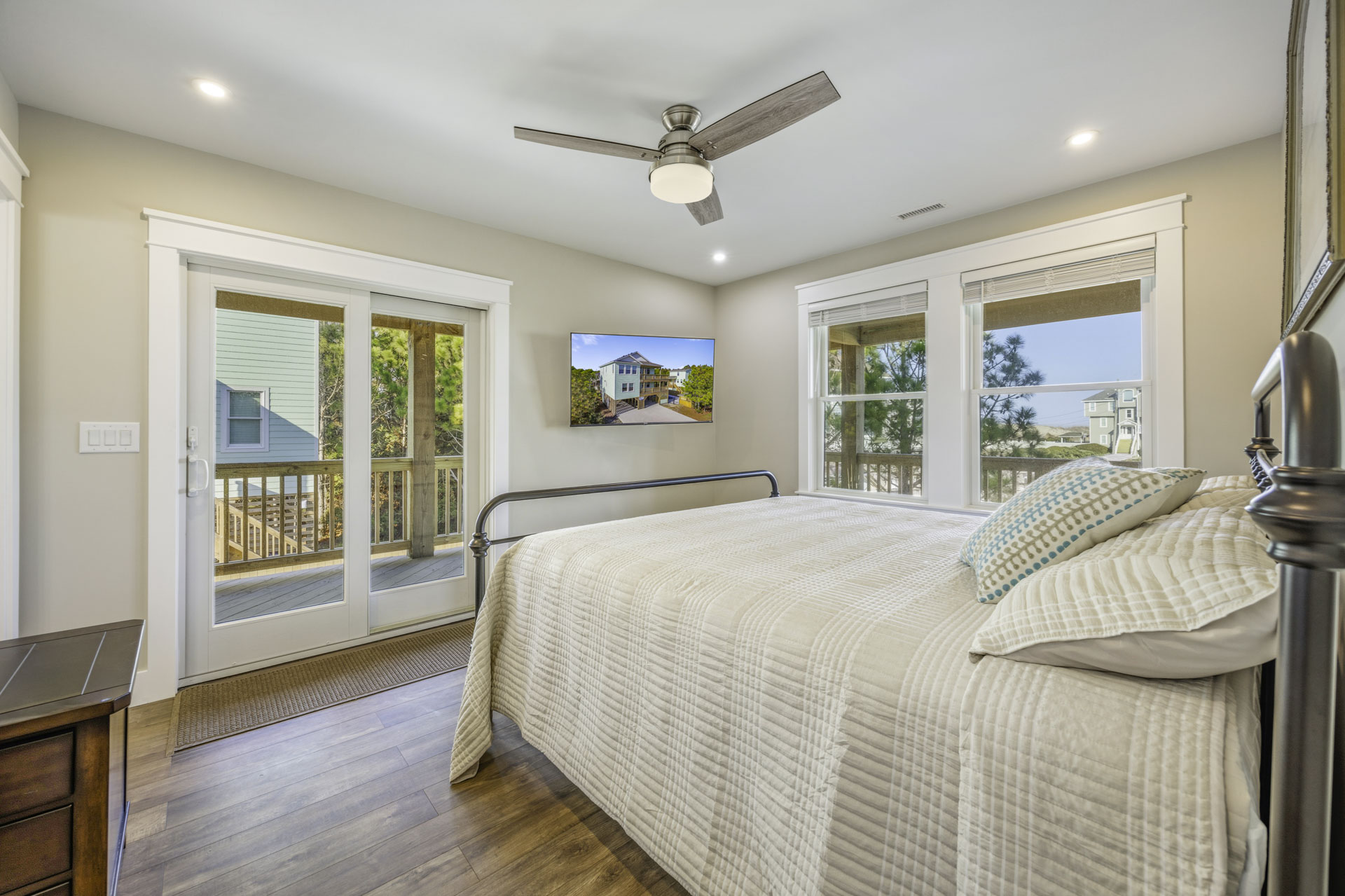 Surf Or Sound Realty 1240 Coastal Breeze Bedroom 2 1