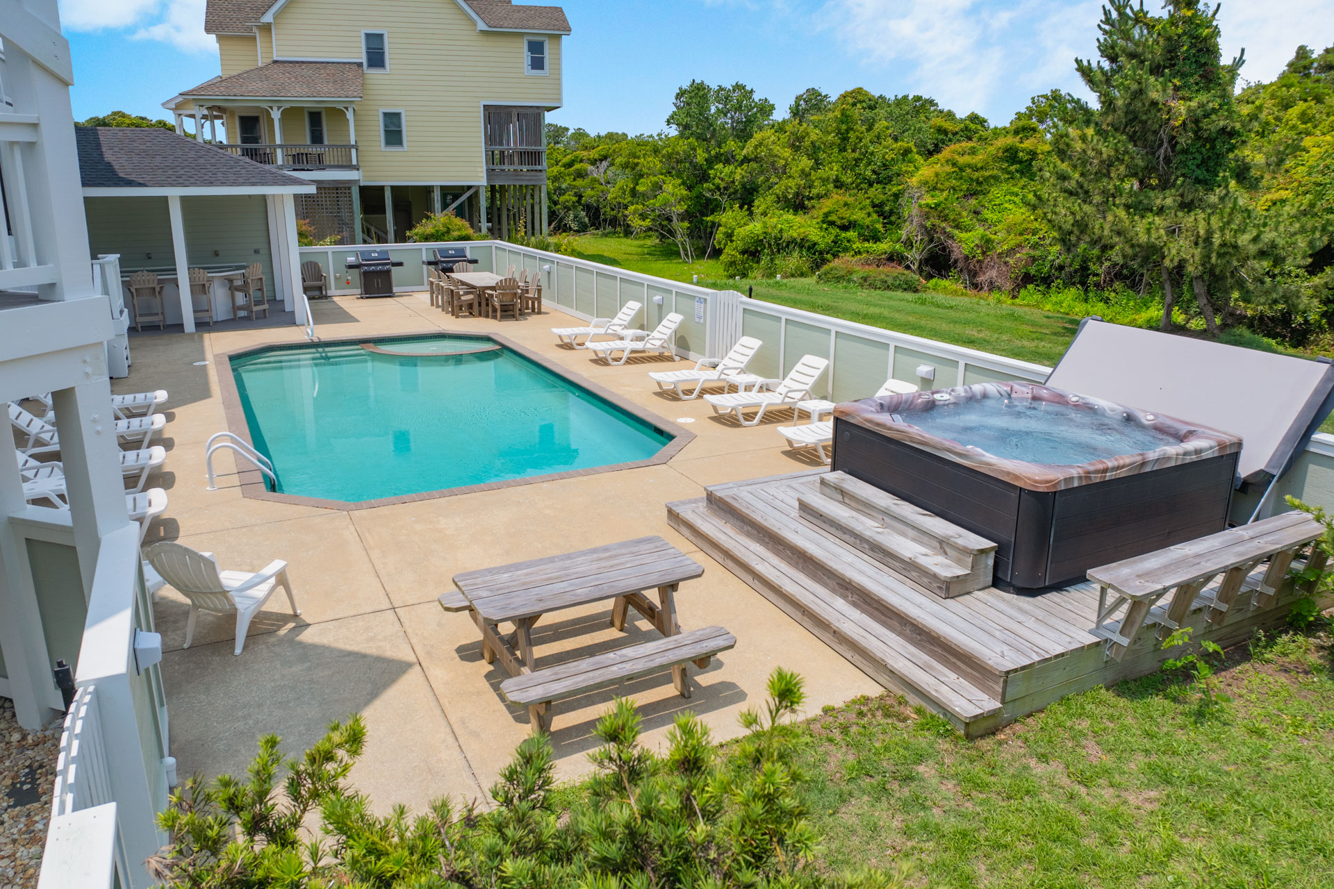 Surf Or Sound Realty 1067 Carolina Bliss Exterior 11