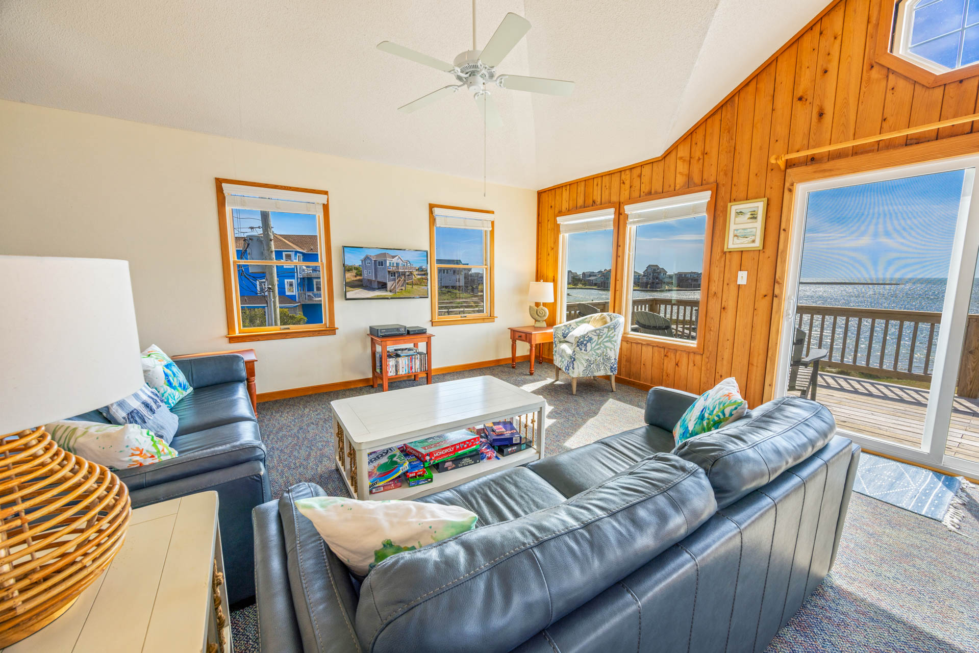Surf Or Sound Realty 1011 Island Attitude Great Room 1
