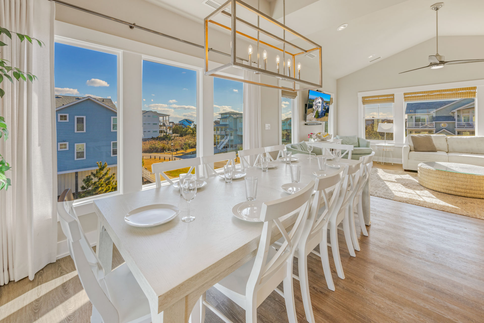 Surf Or Sound Realty 1219 Lunasea Dining Area 4
