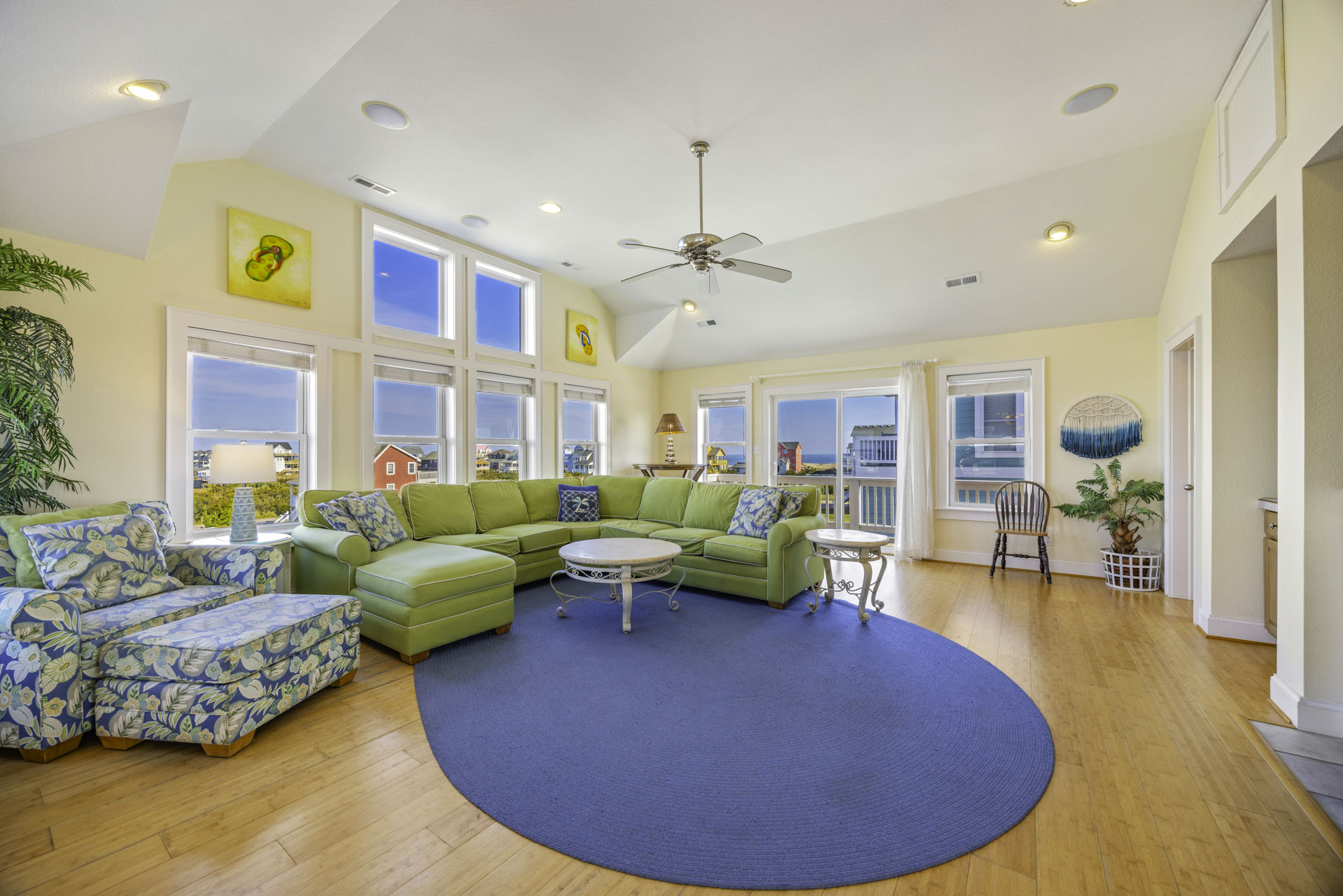 Surf Or Sound Realty 499 Jamaican Me Happy Great Room 1