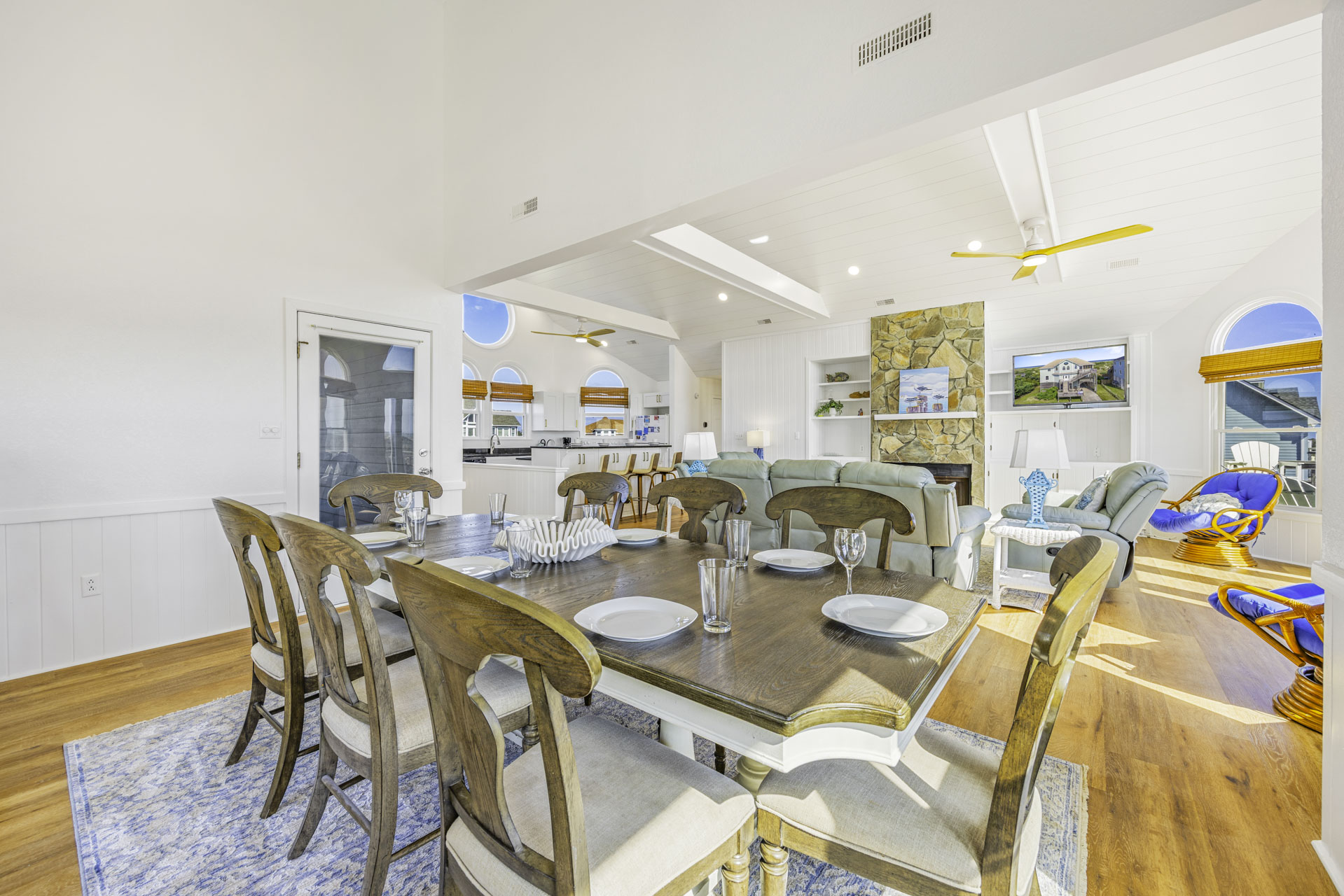 Surf Or Sound Realty 505 Our Beach House Dining Area 3