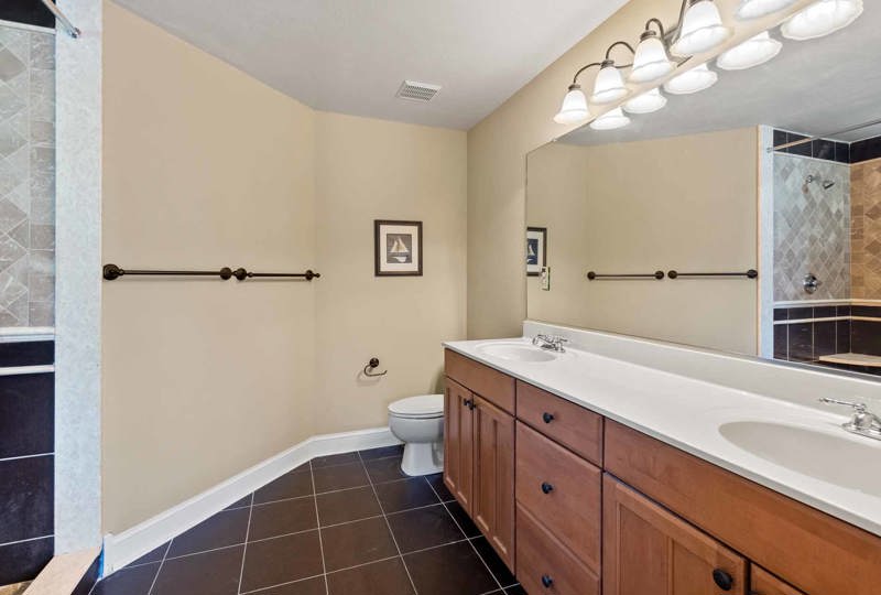 Crab Louie 557 Surf or Sound