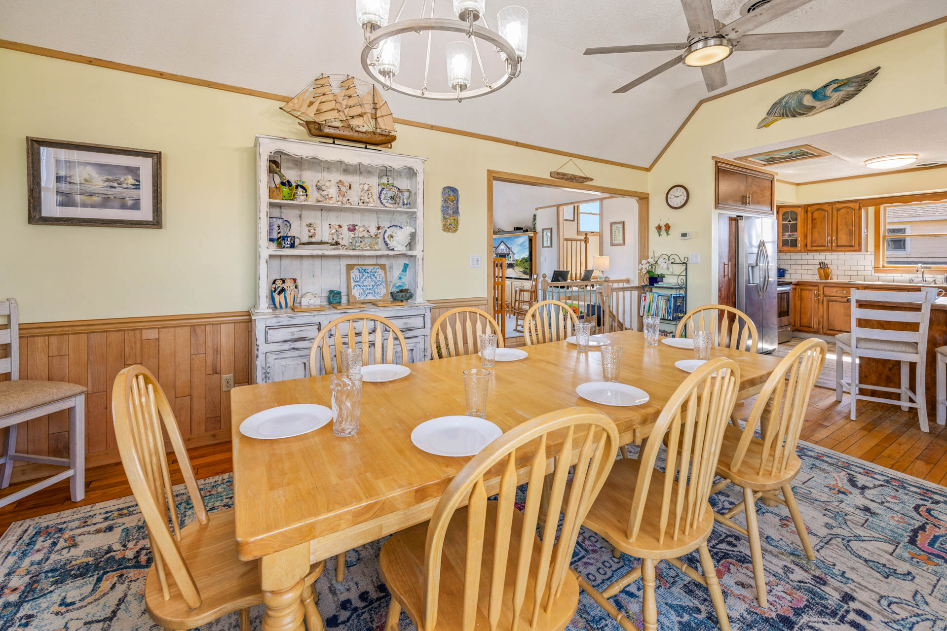 Surf Or Sound Realty 1094 Sea Lady Dining Area 3
