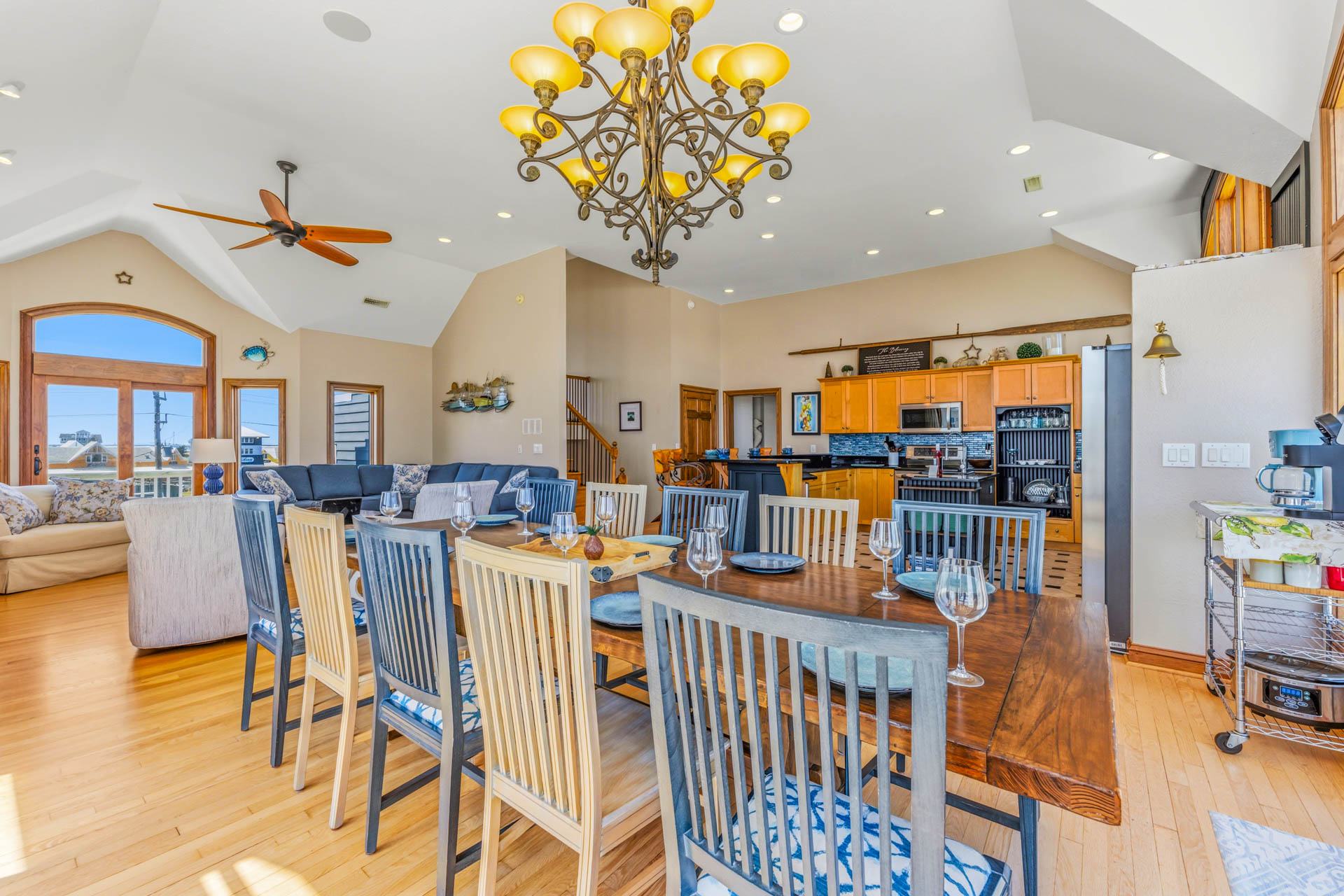 Surf Or Sound Realty 1248 Worth The Wait Dining Area 3