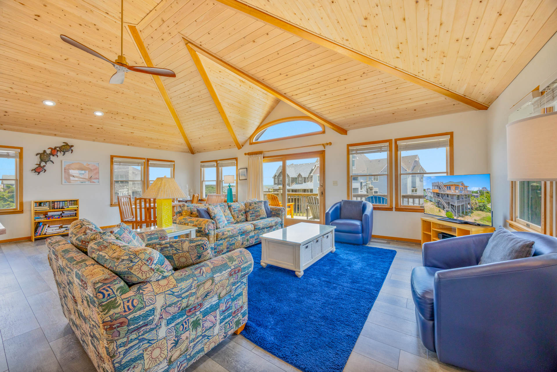 Surf Or Sound Realty 168 Sea N Blue Great Room 1