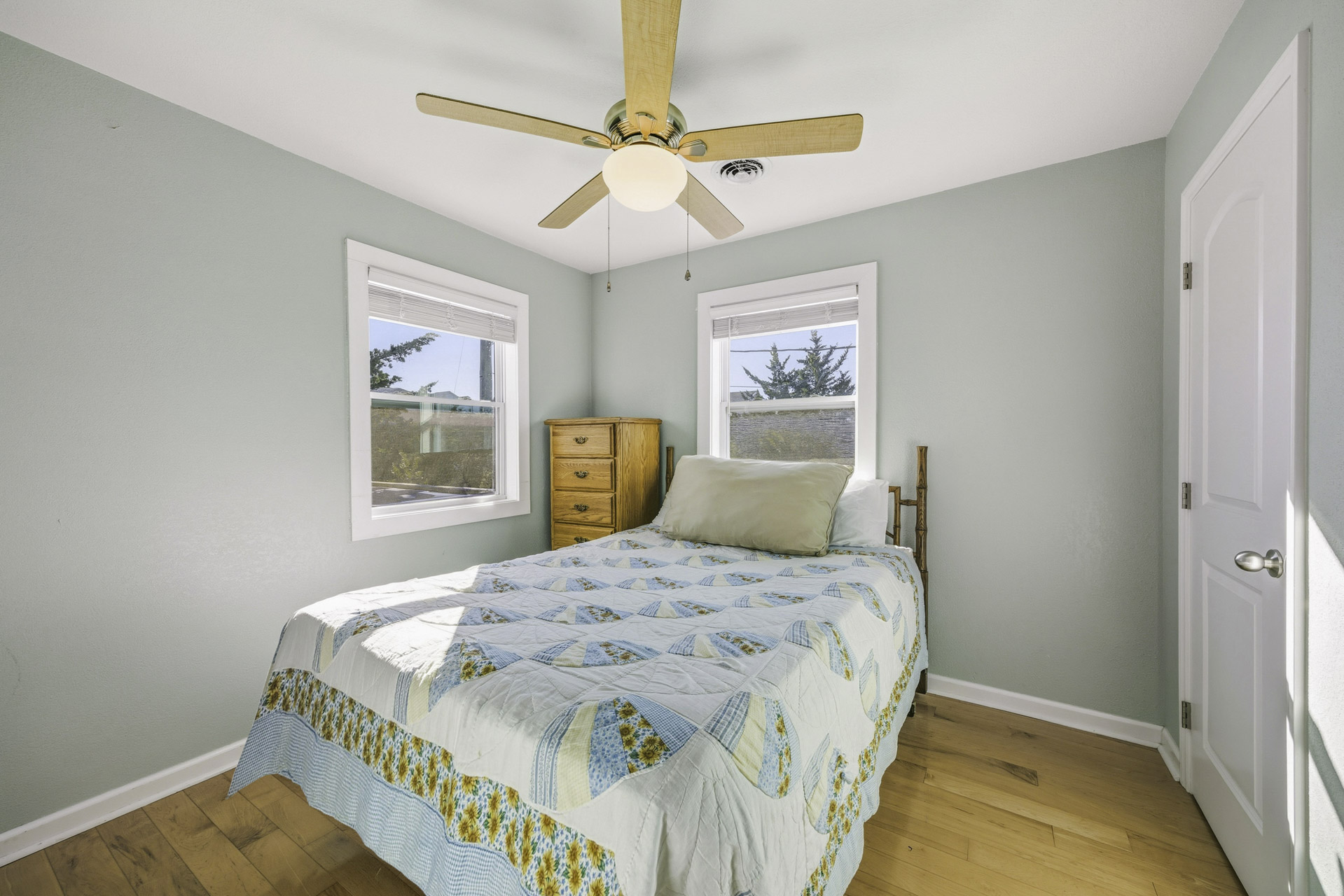 Surf Or Sound Realty 922 Soulshine Bedroom 2 2