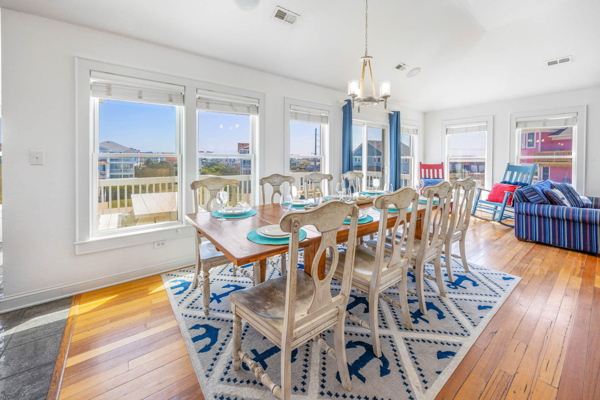 Surf Or Sound Realty 504 Sunny Shores Dining Area 3