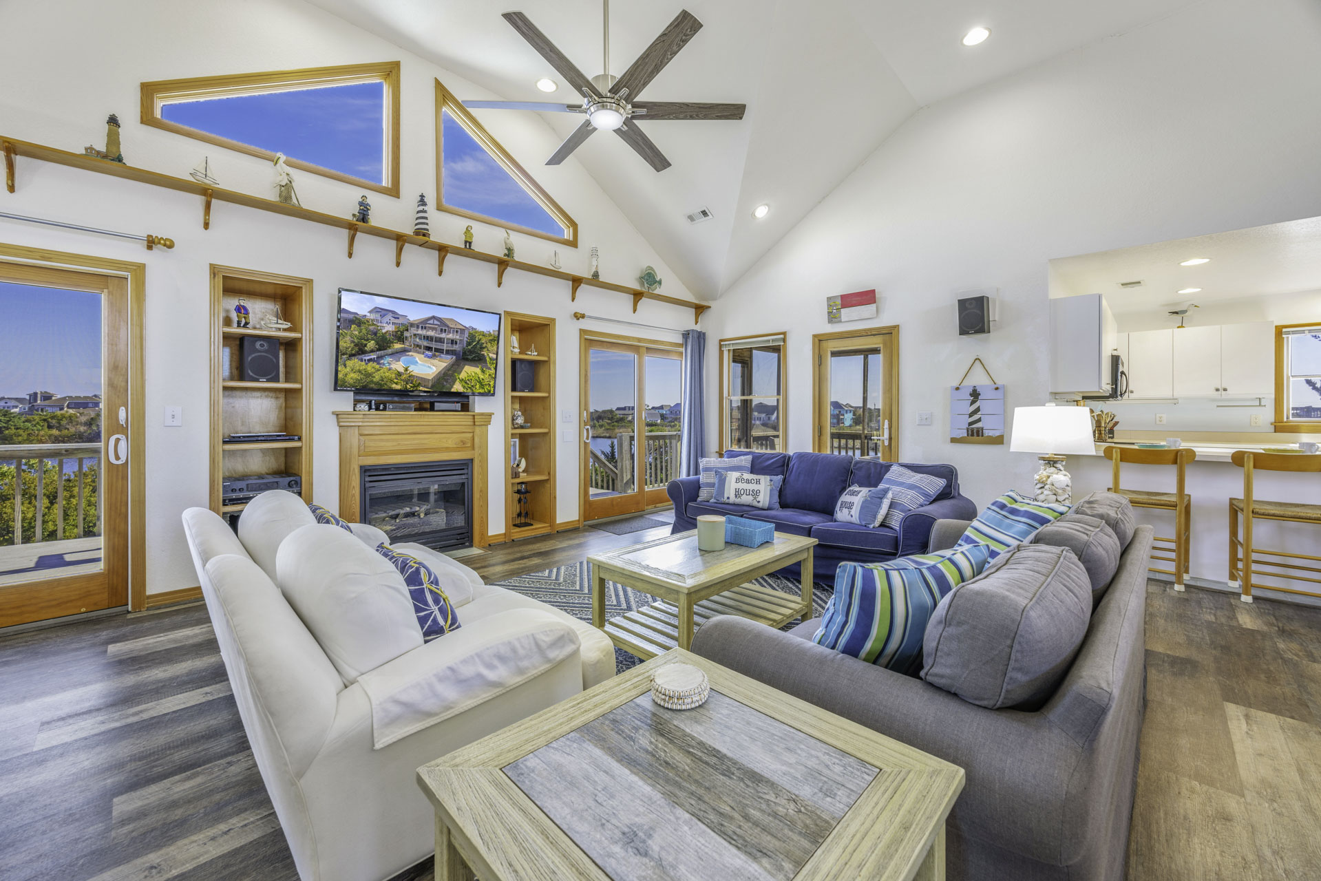 Surf Or Sound Realty 393 Sandfiddler Great Room 1