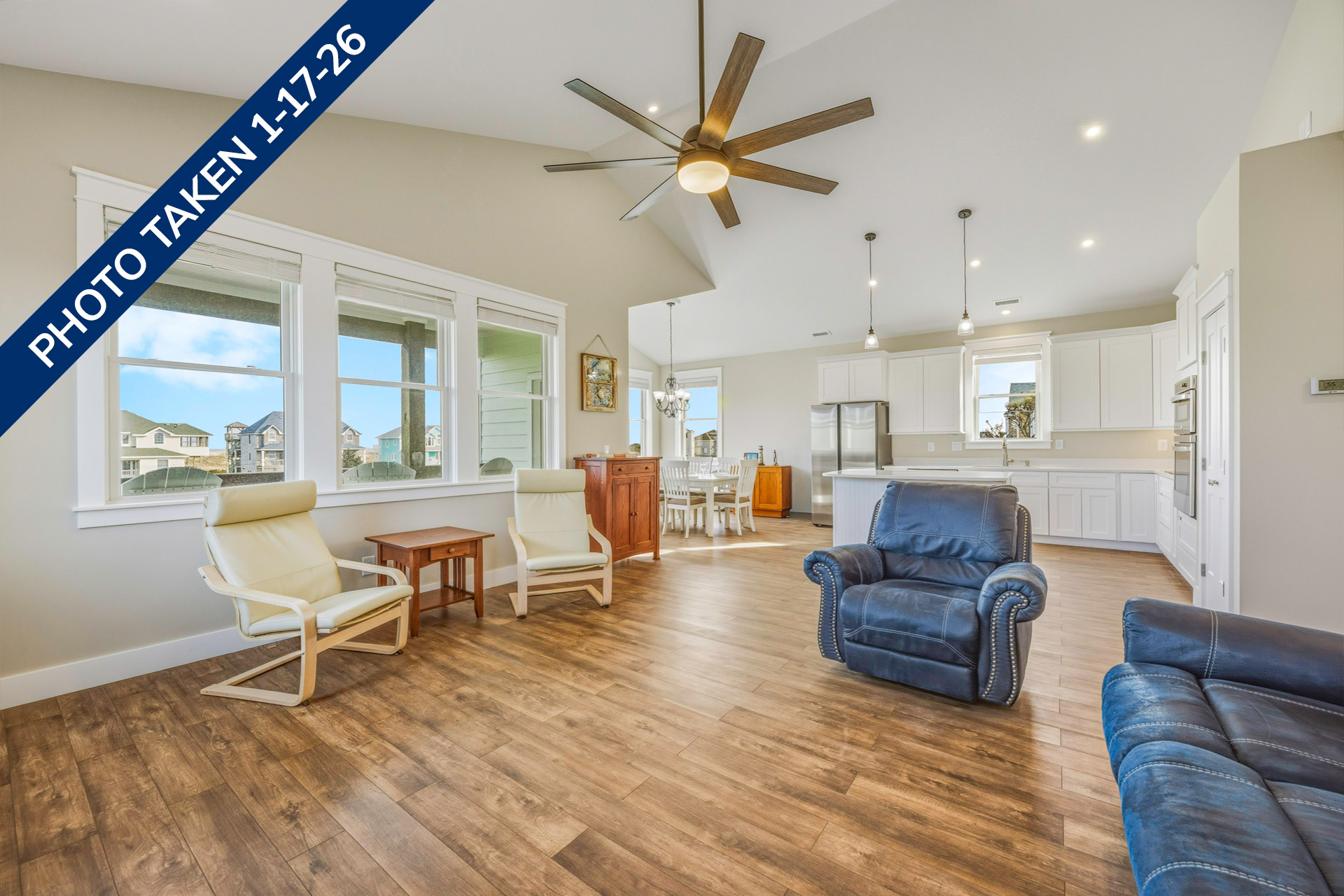 Surf Or Sound Realty 1240 Coastal Breeze Great Room 4 Date