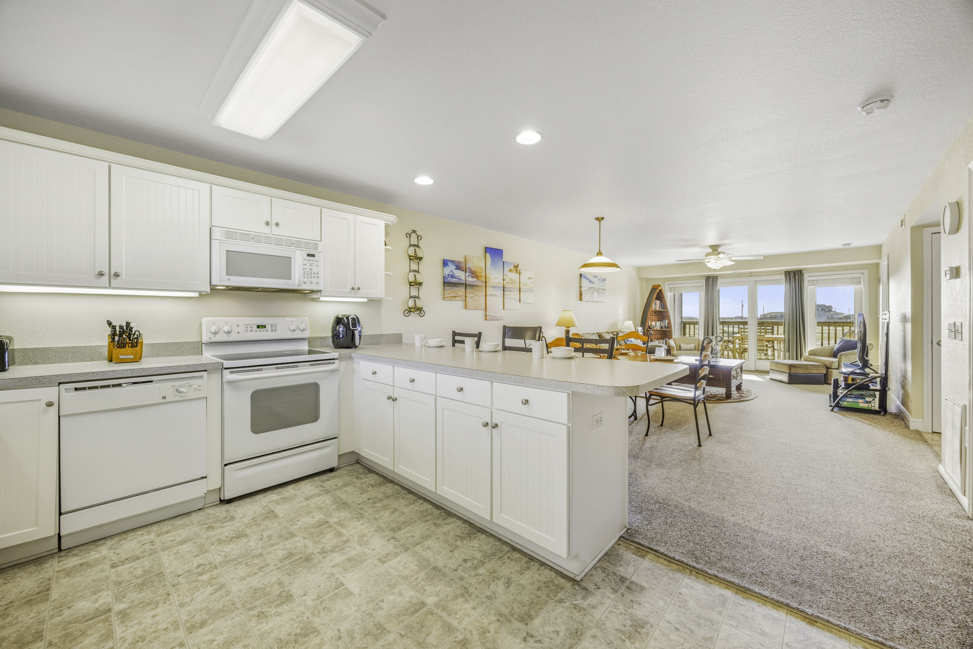 Surf Or Sound Realty 627 Isle Awhile Kitchen 1