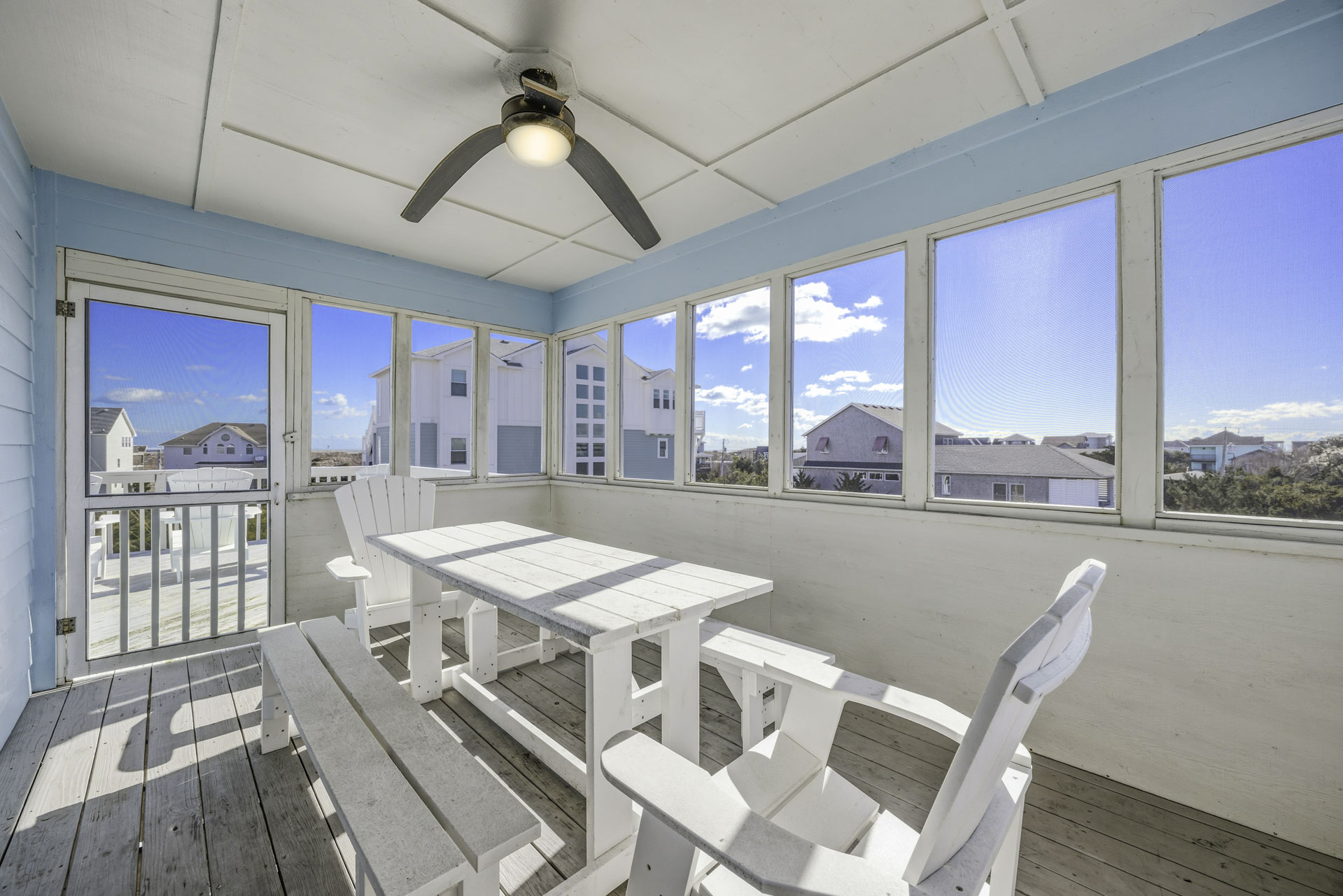 Surf Or Sound Realty 201 Blue Waves Screened Porch