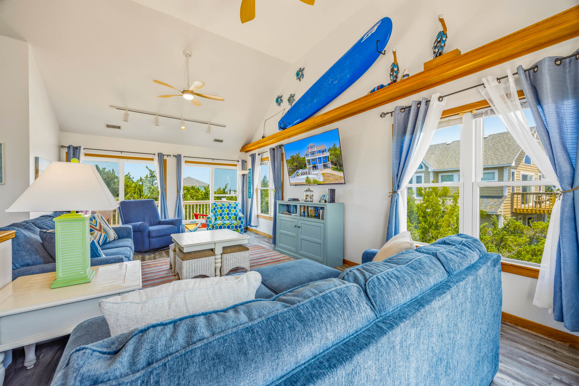 Surf Or Sound Realty 947 Creative Image Great Room 5