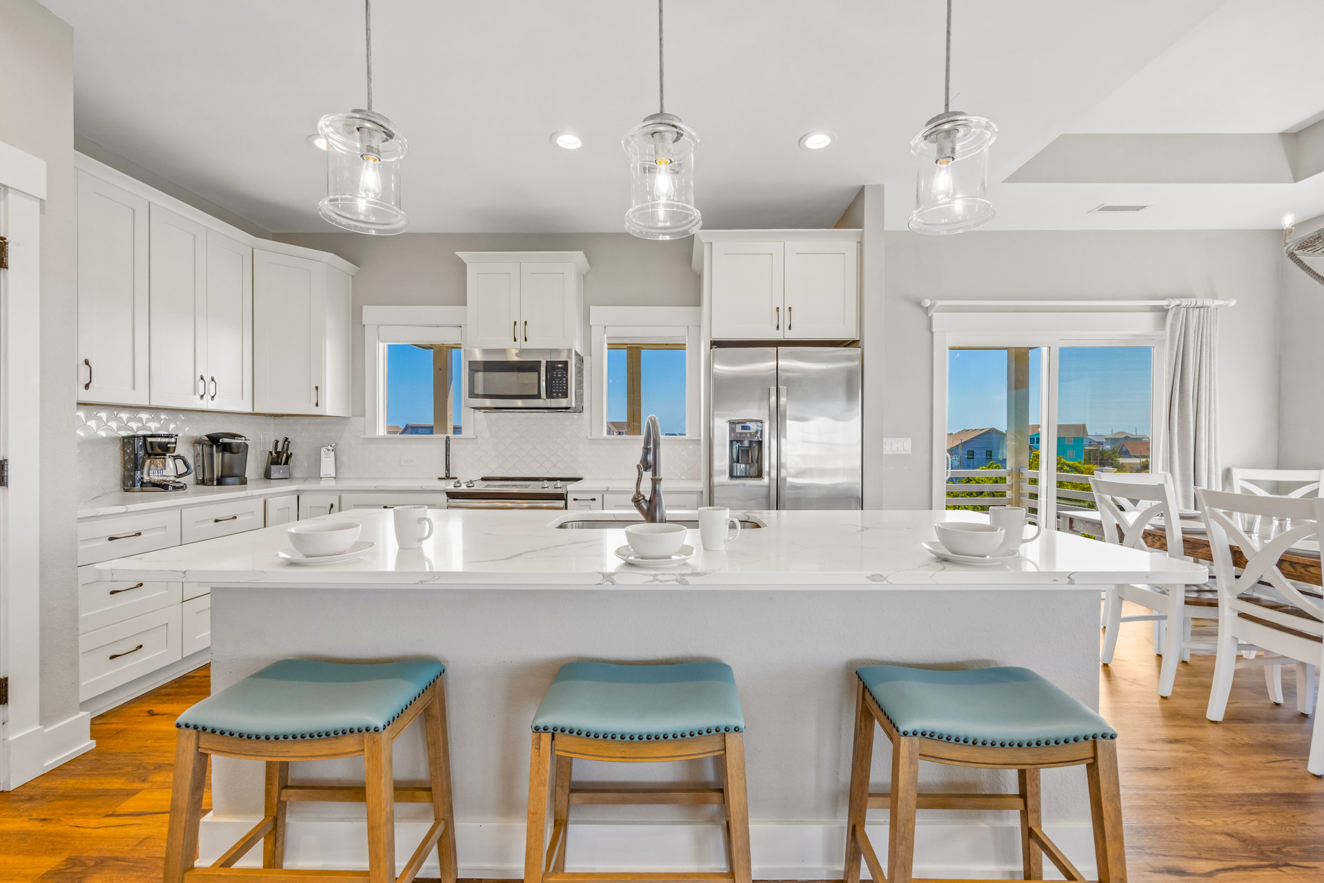 Surf Or Sound Realty 884 Starfish Story Kitchen 2