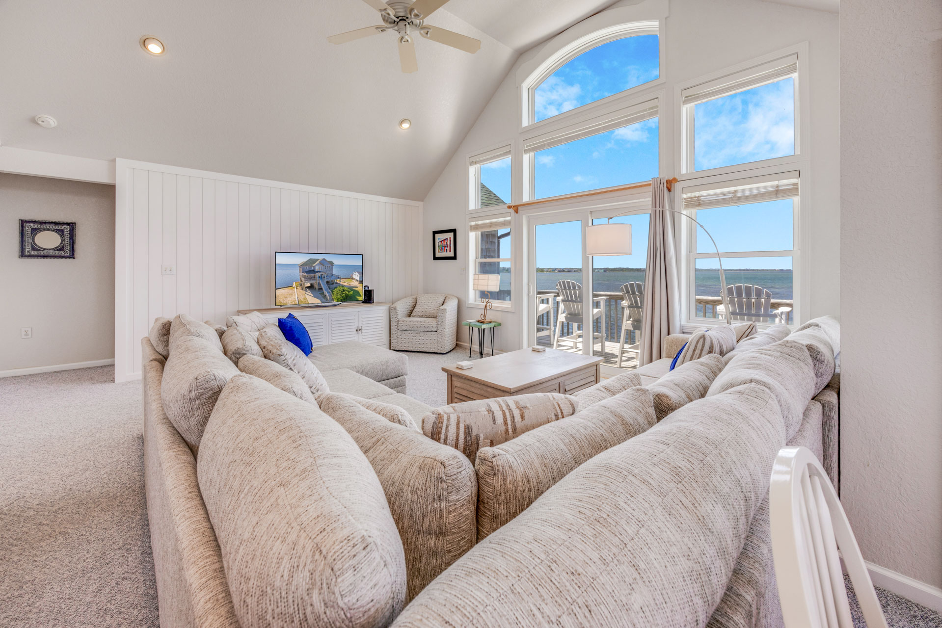 Surf Or Sound Realty 1211 Frisco's Watch Great Room 3