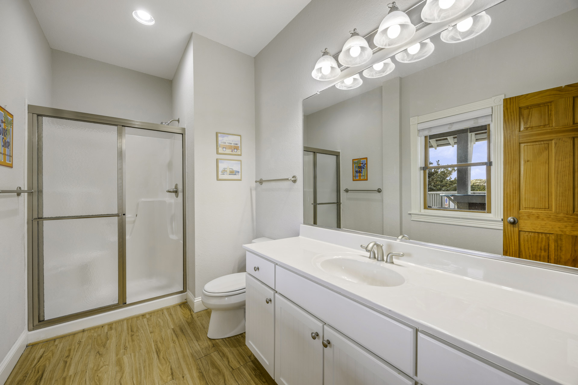 Surf Or Sound Realty 829 The HI Life Bedroom 6 2