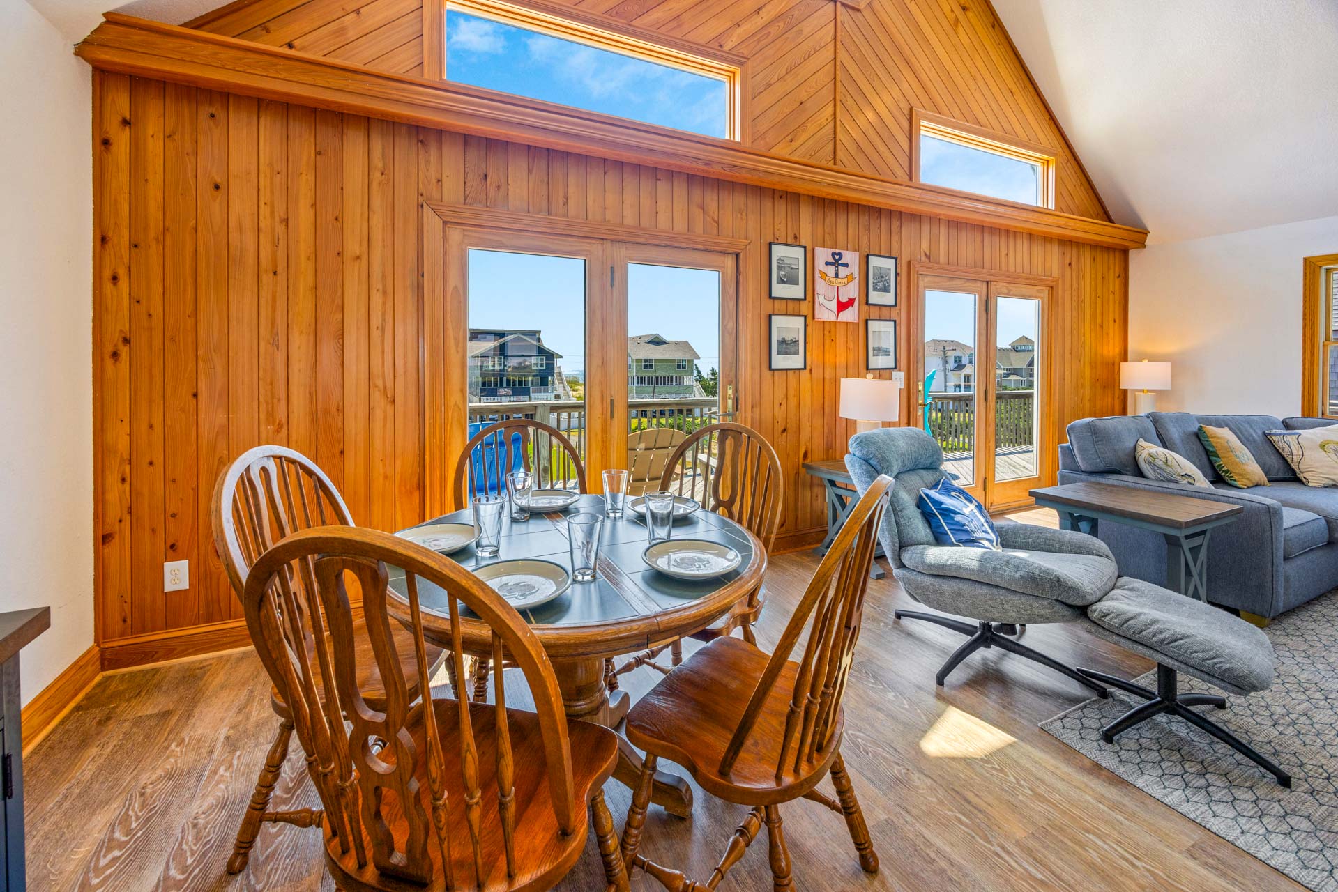 Surf Or Sound Realty 1129 Sea Queen Great Room 6