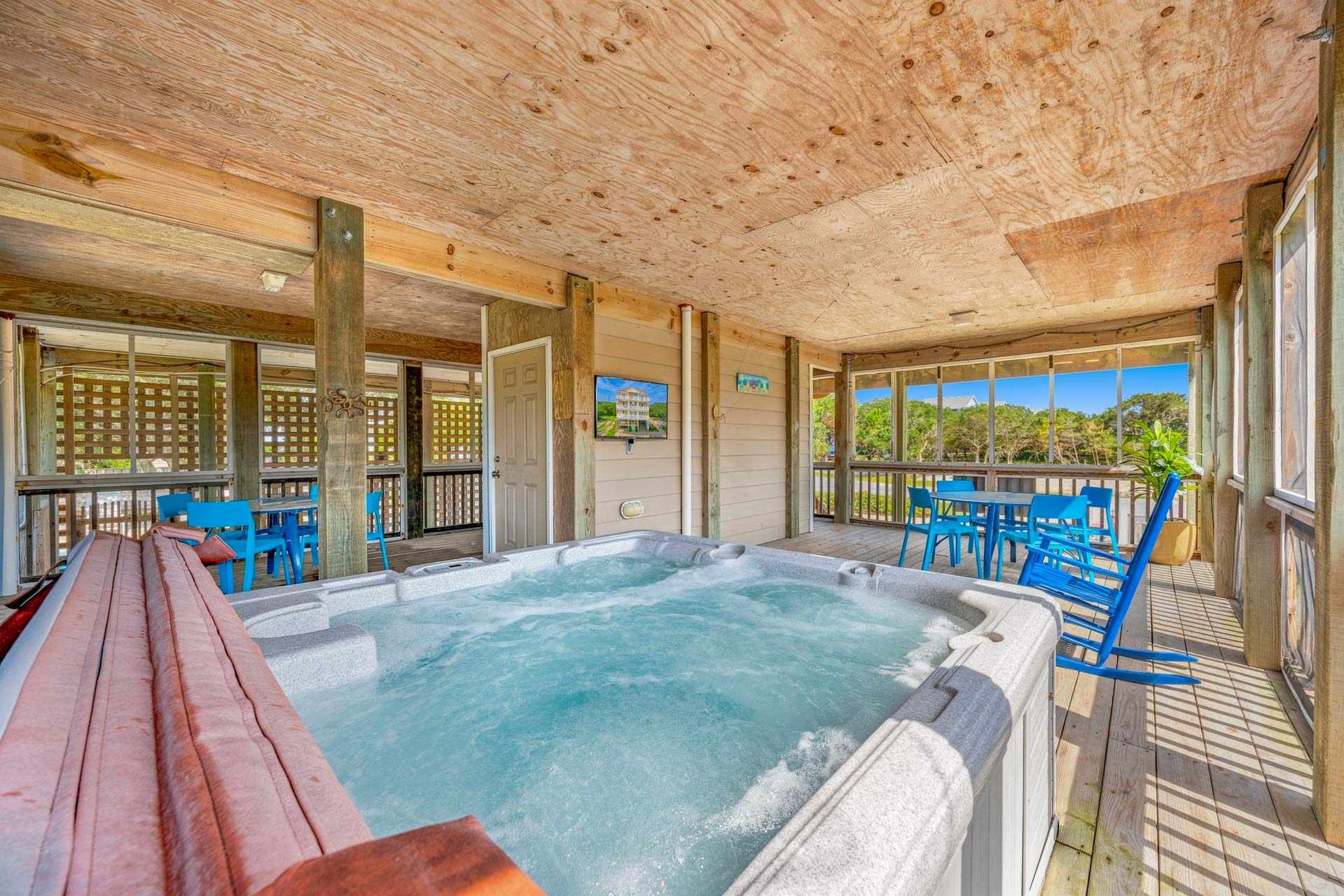 Surf Or Sound Realty 1255 Villa Dolce Vita Hot Tub 2