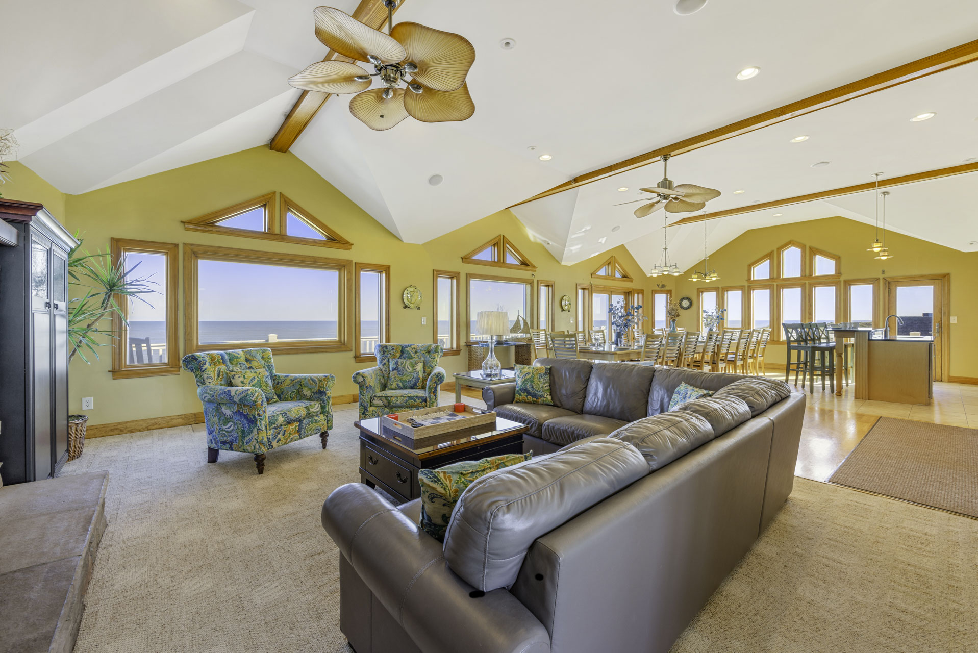 Surf Or Sound Realty 679 Sea Glass Great Room 2